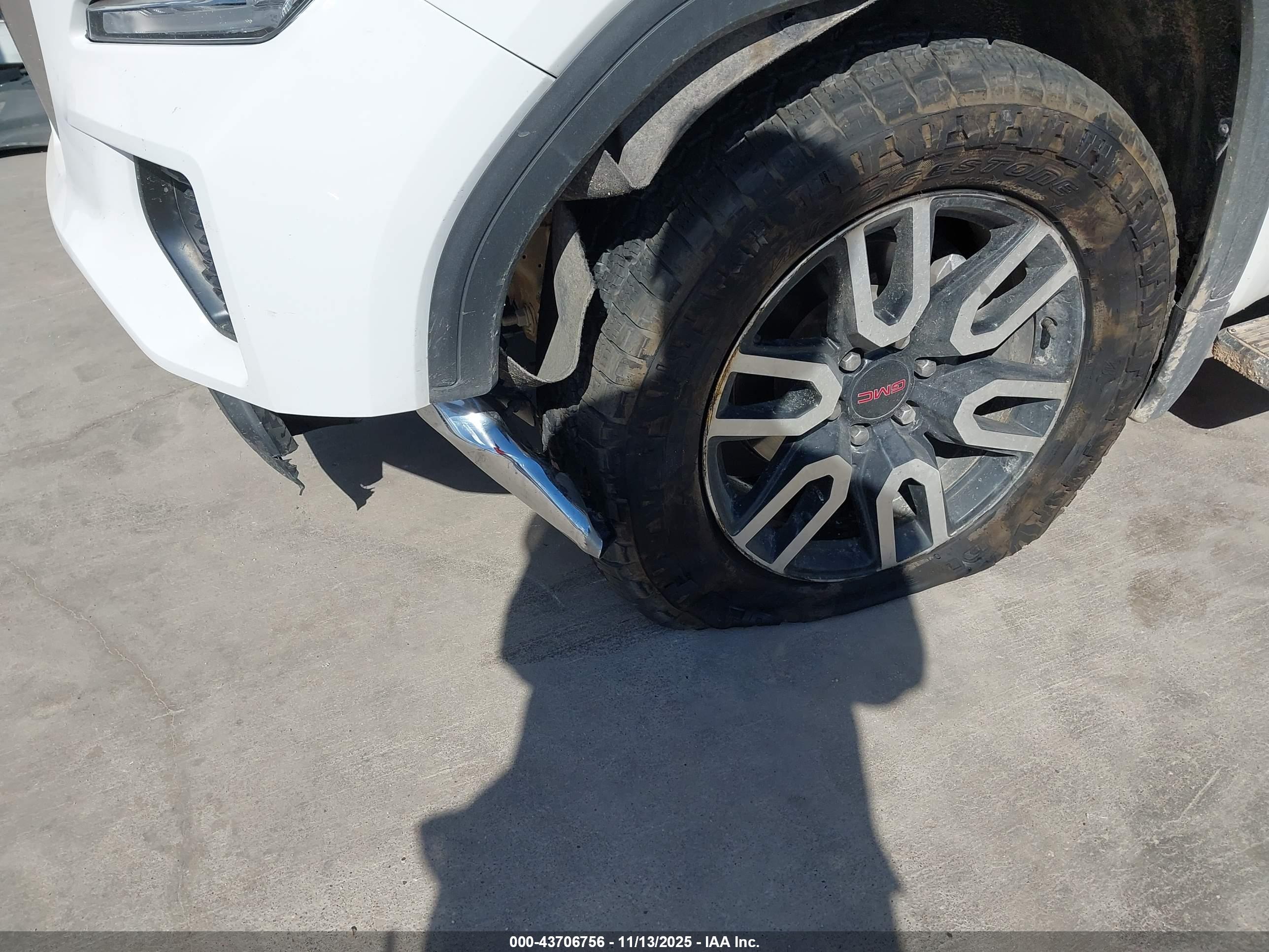 GMC SIERRA image 6
