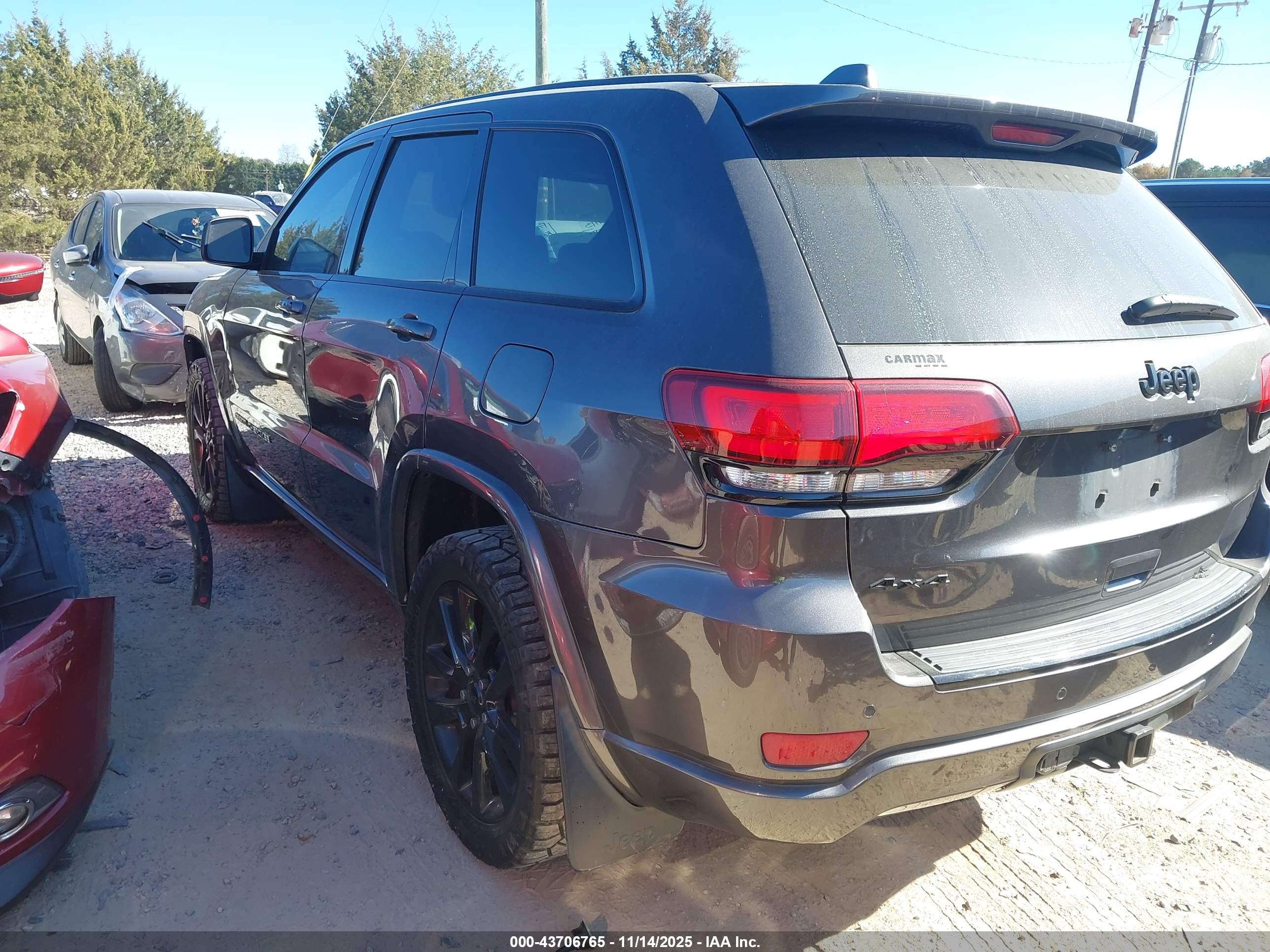 JEEP GRAND image 3