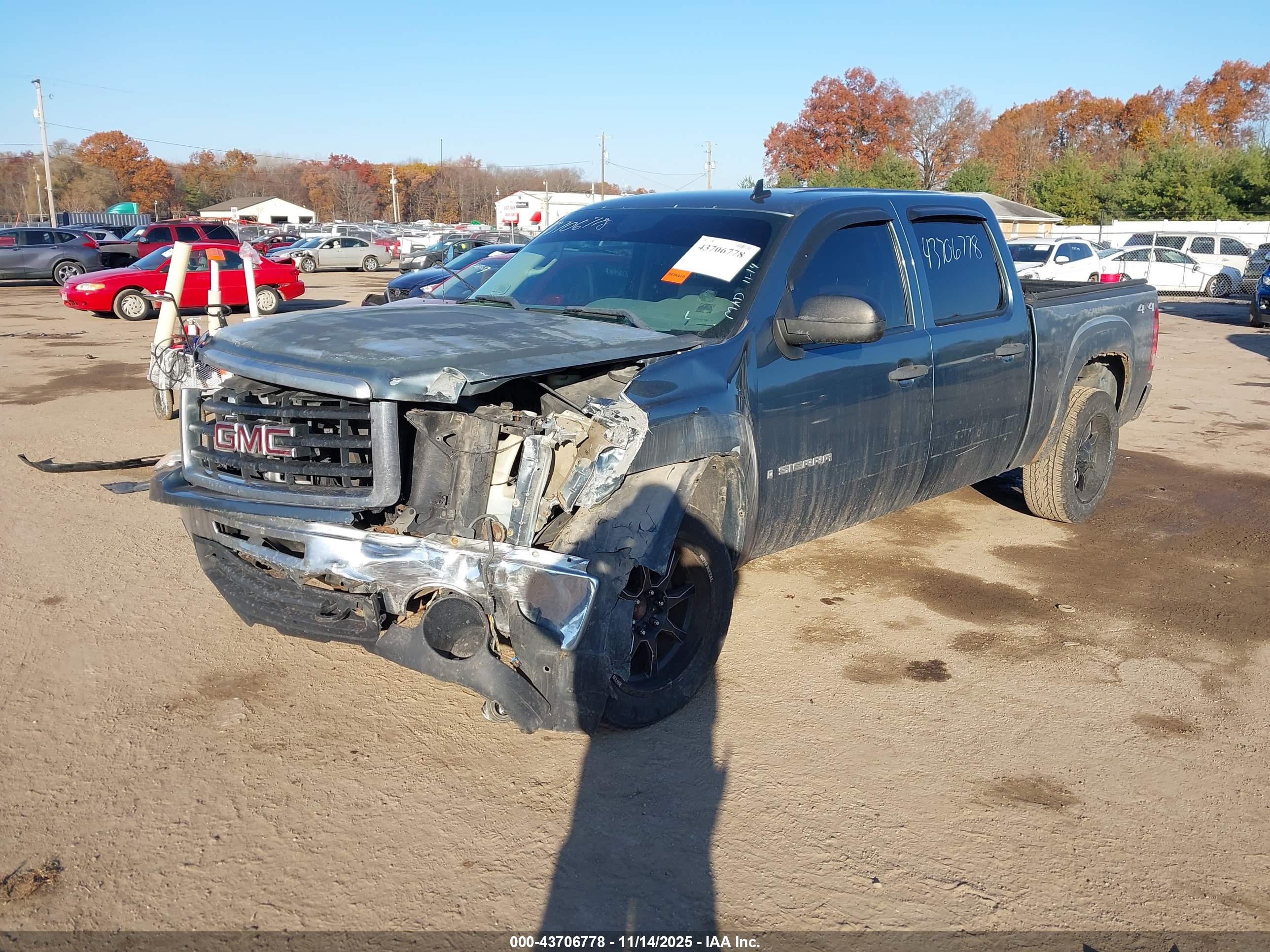GMC SIERRA image 2