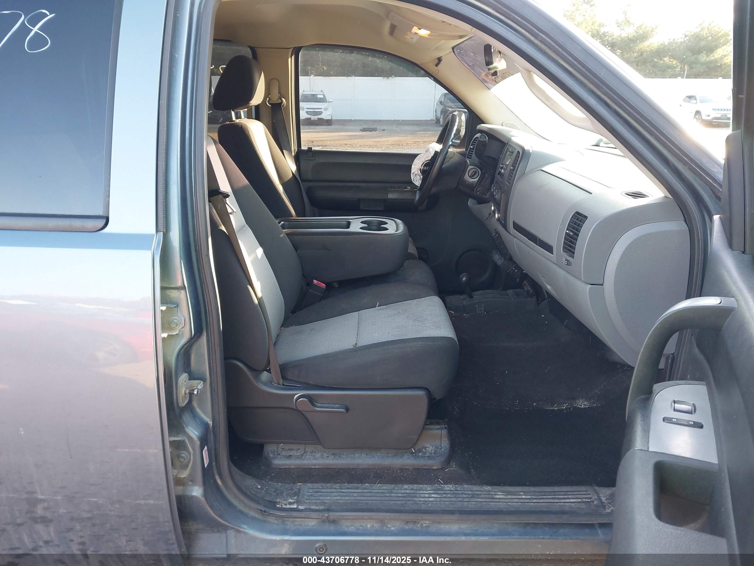 GMC SIERRA image 5
