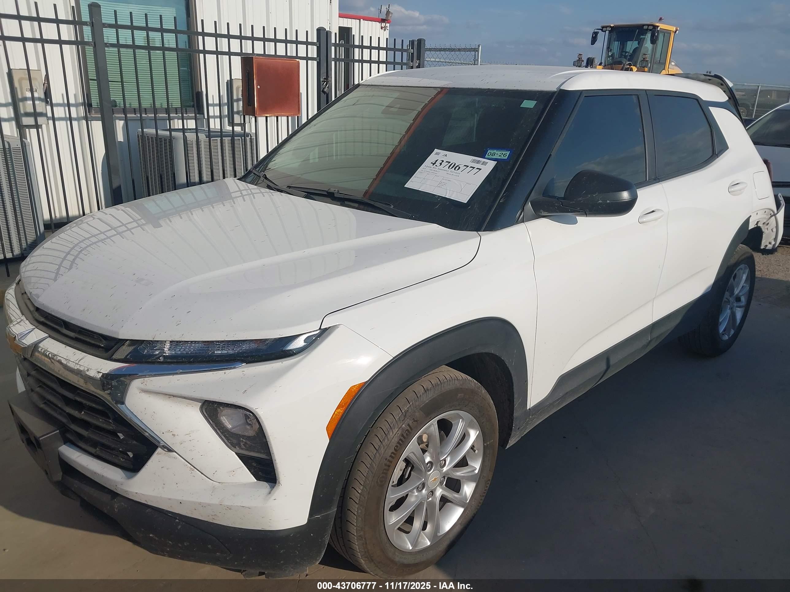 CHEVROLET TRAILBLAZER image 2