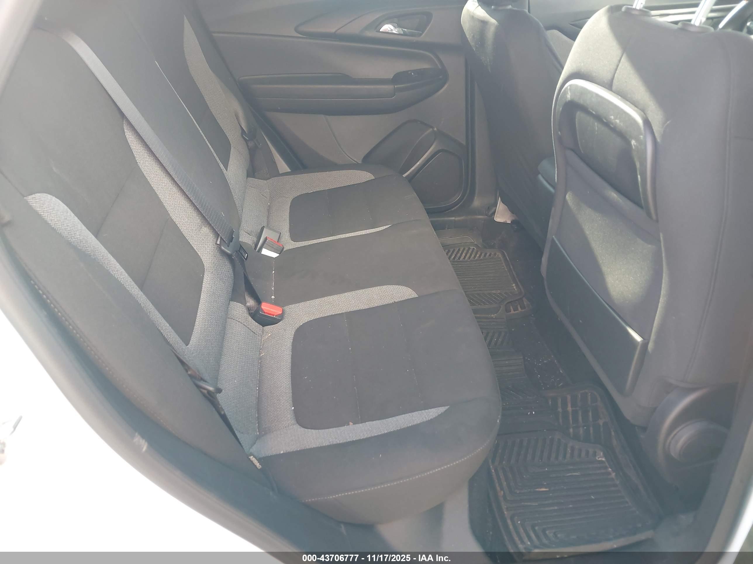 CHEVROLET TRAILBLAZER image 8