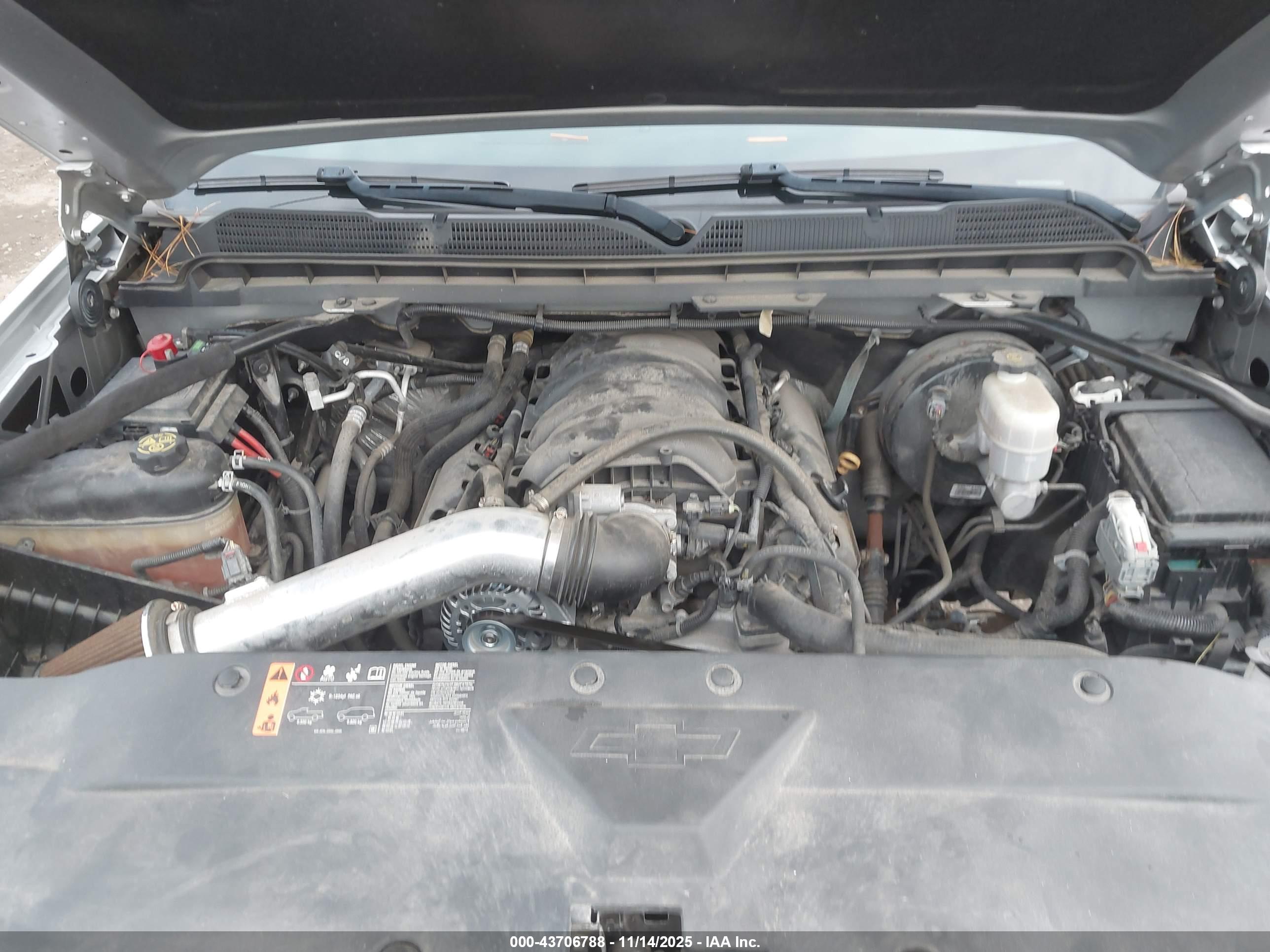 CHEVROLET SILVERADO image 10