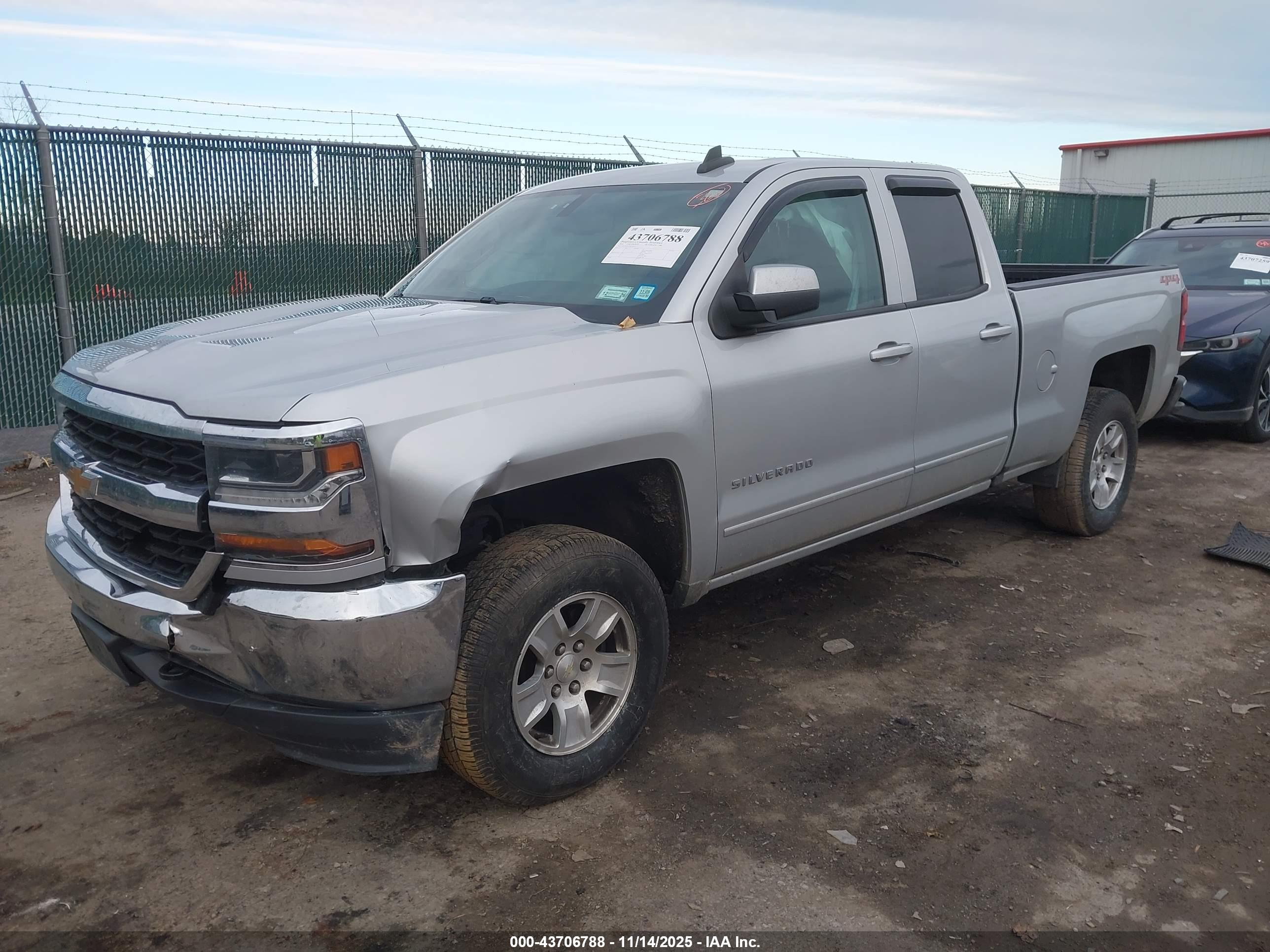 CHEVROLET SILVERADO image 2