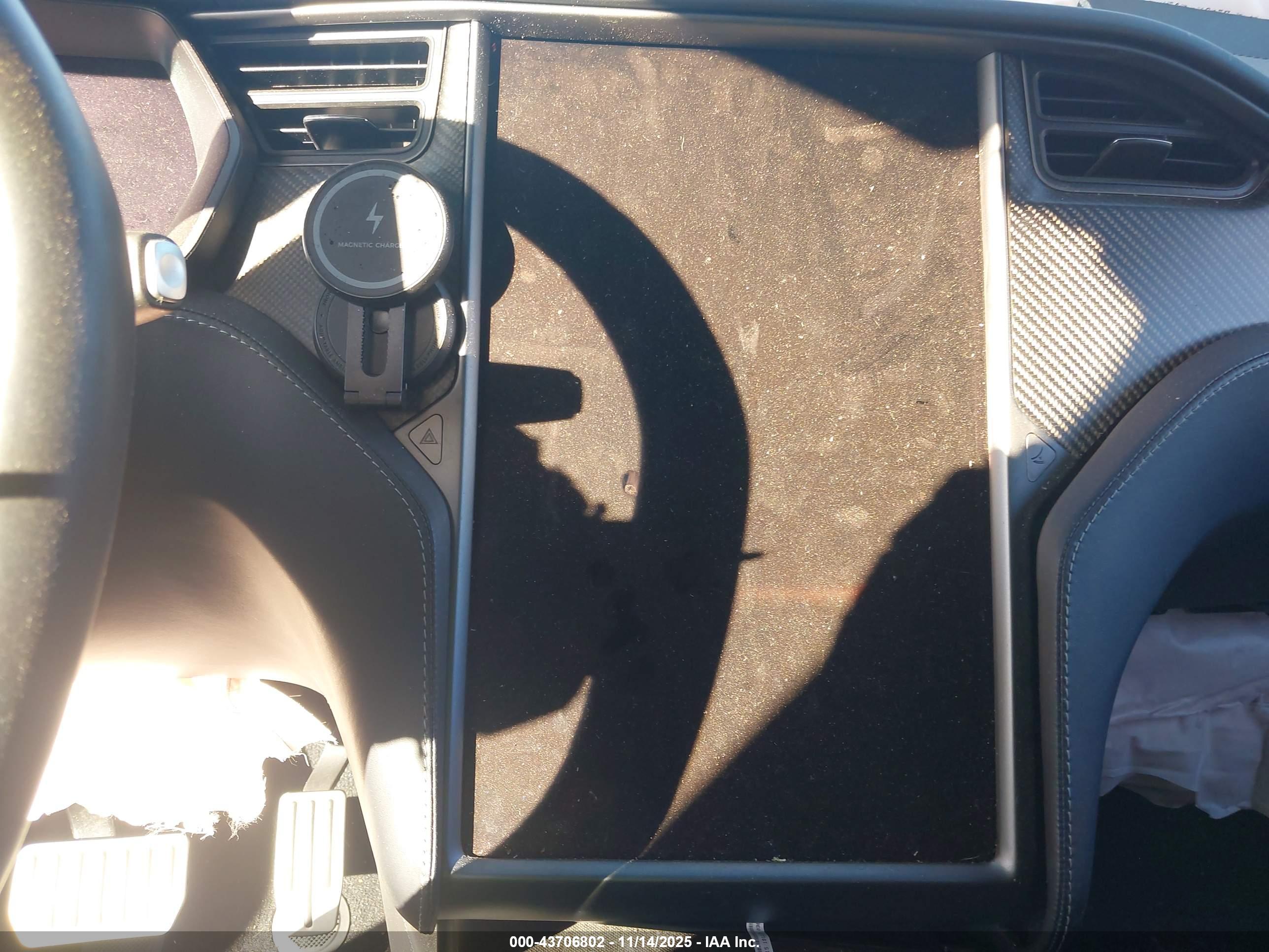 TESLA MODEL image 7
