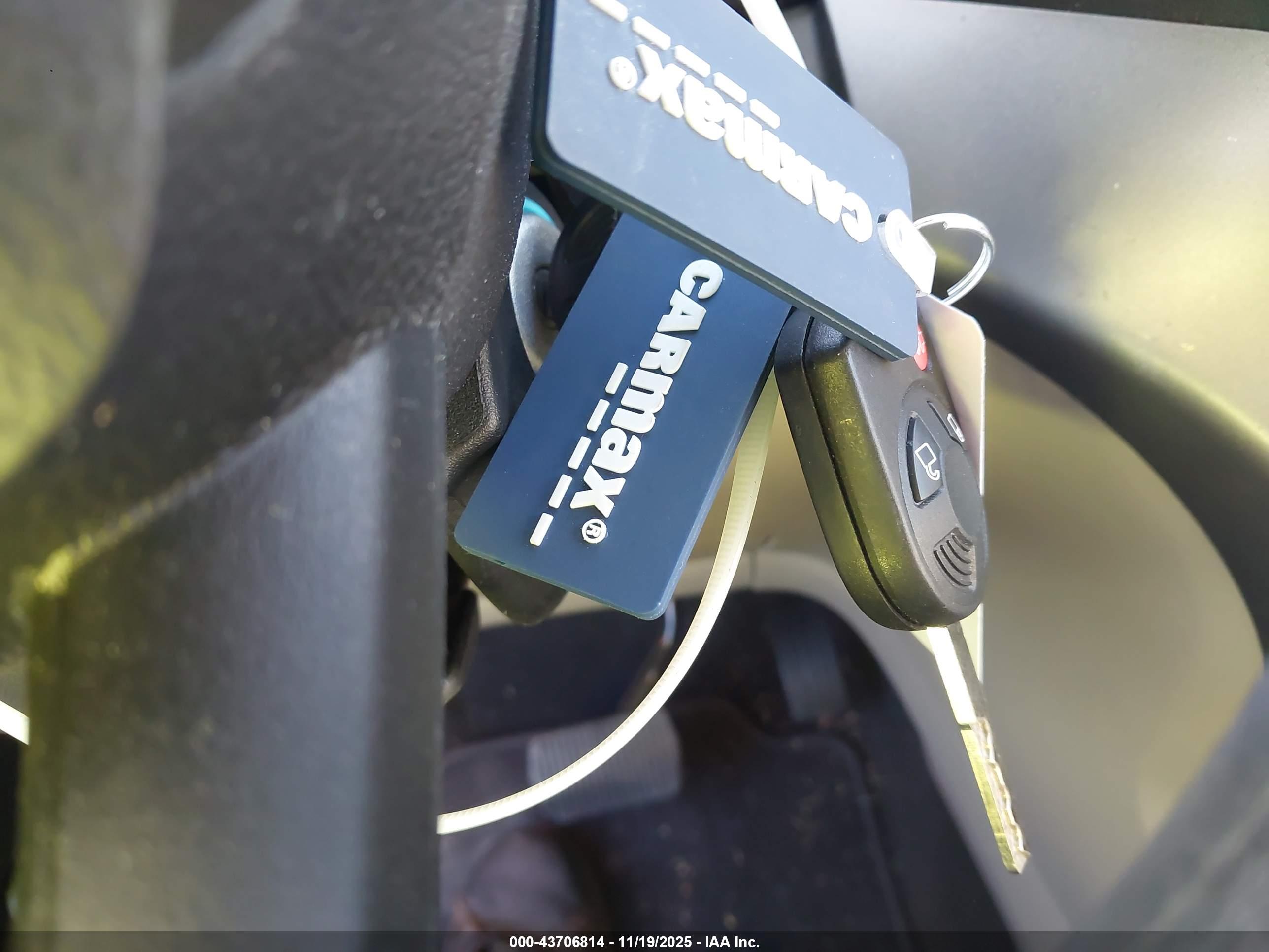 FORD ESCAPE image 11