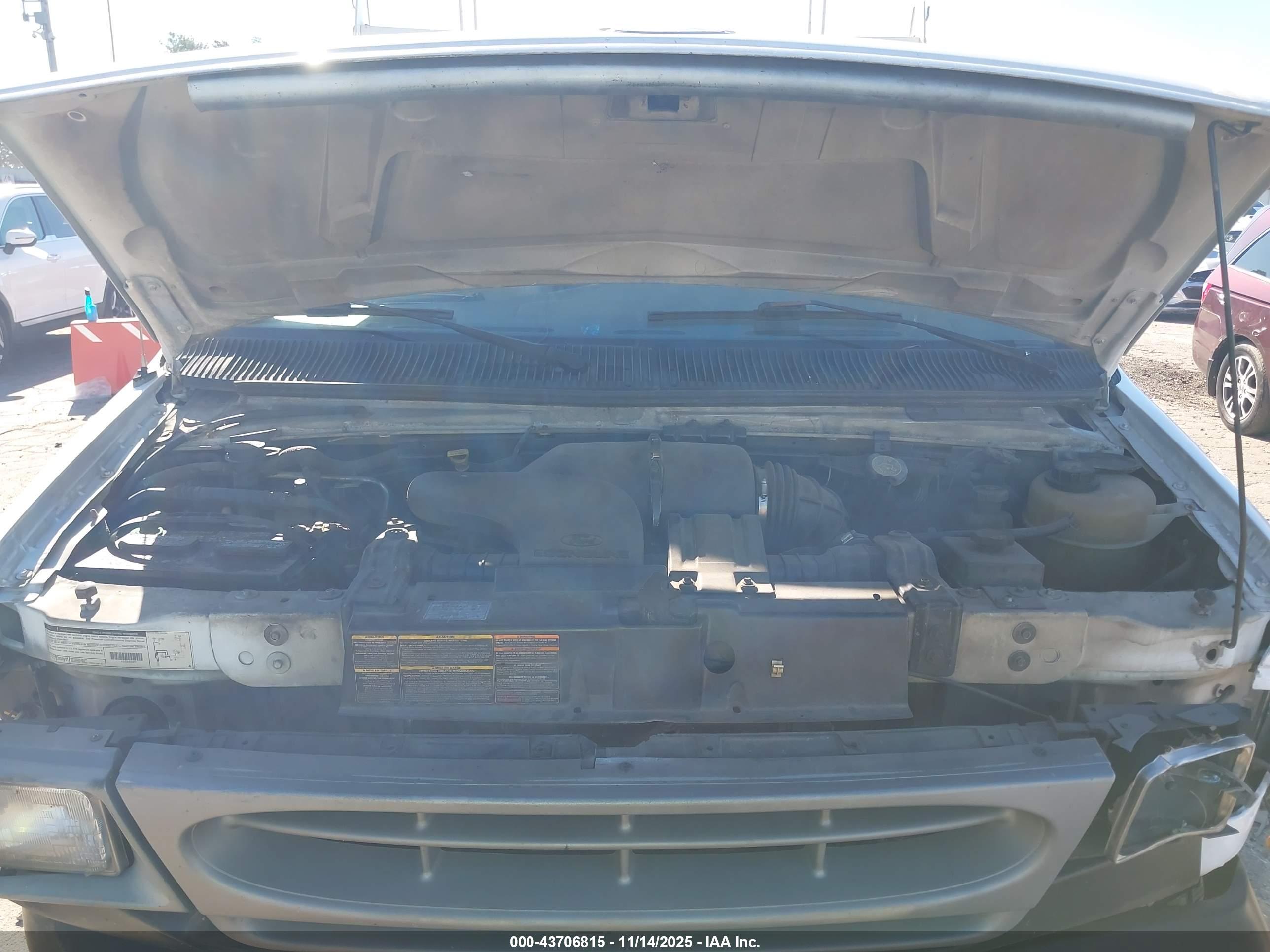 FORD E-150 image 10