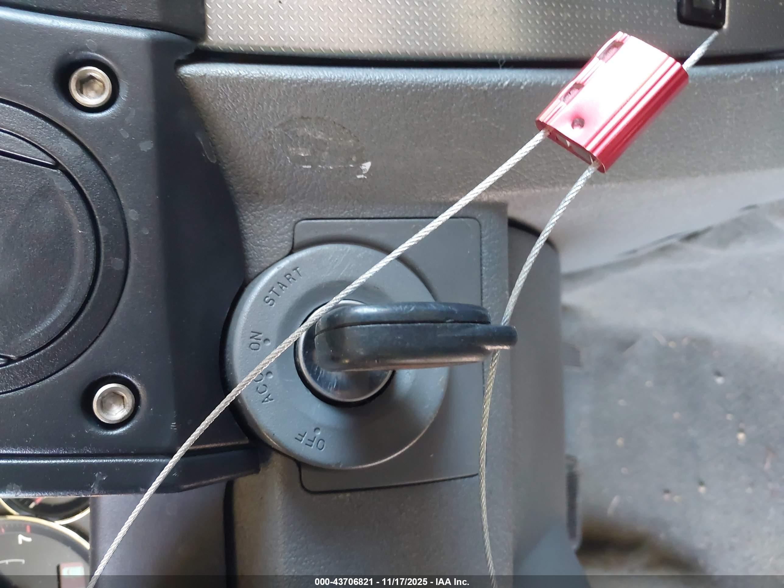 JEEP COMMANDER image 11