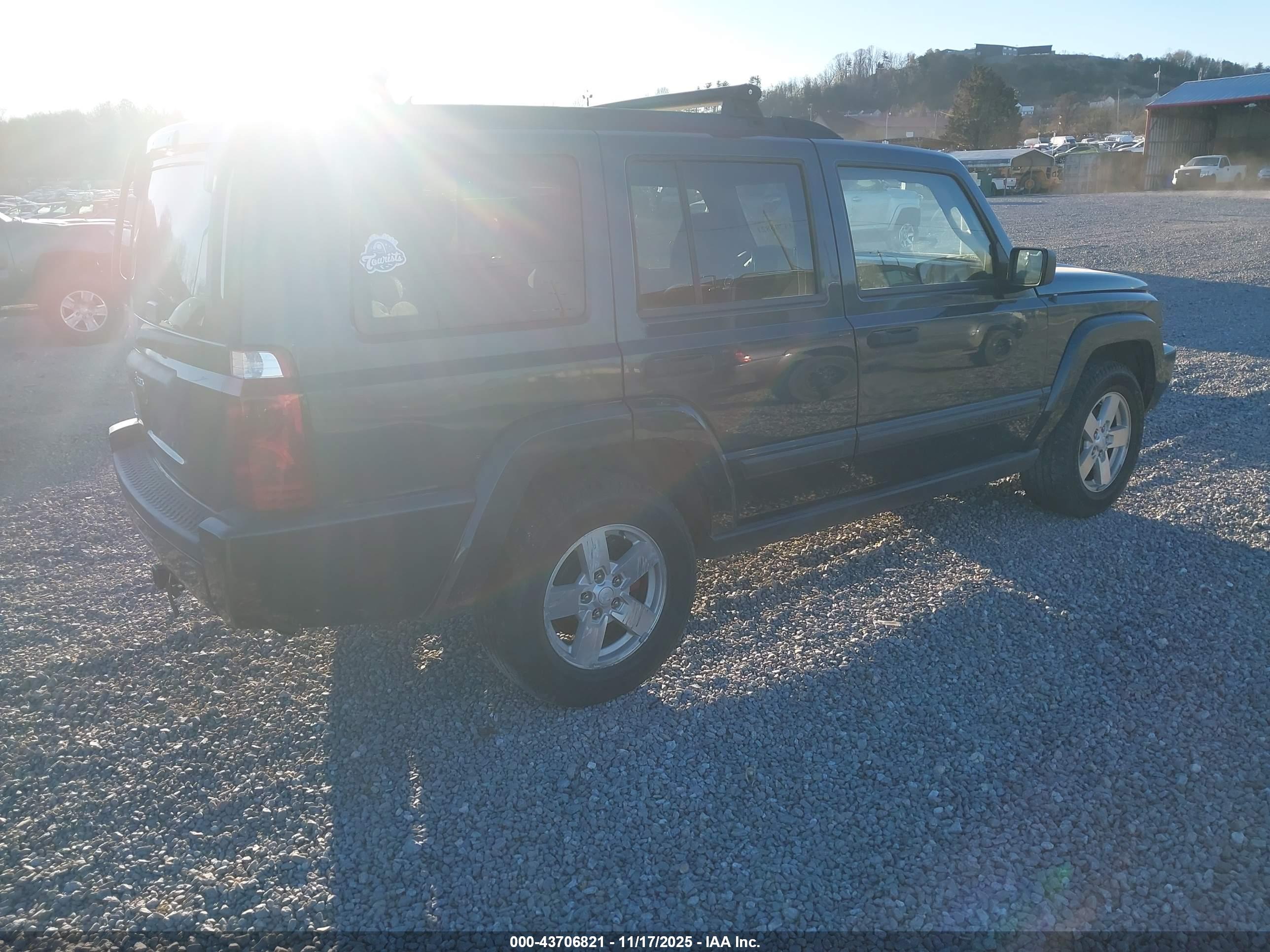 JEEP COMMANDER image 4