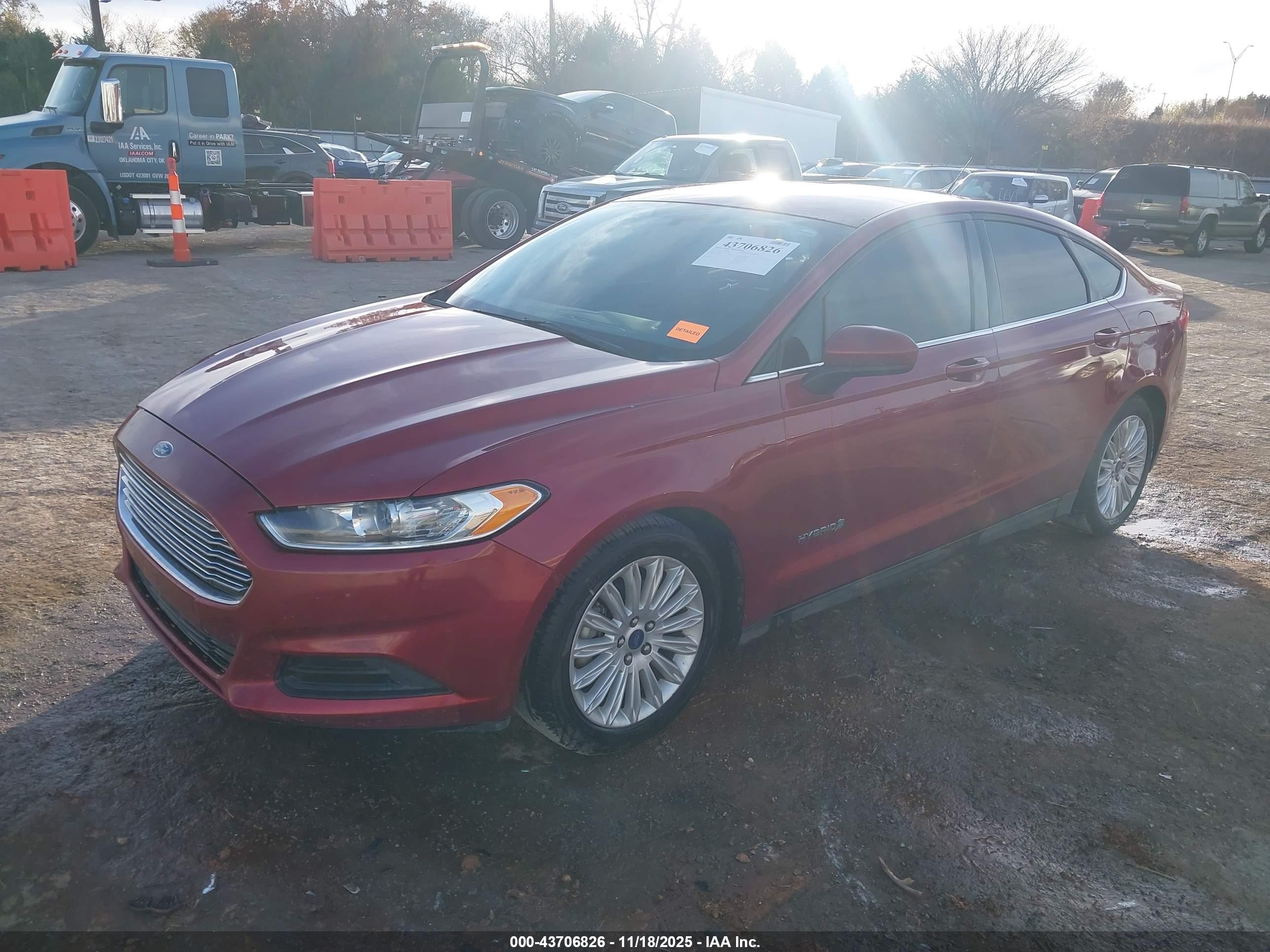 FORD FUSION image 2