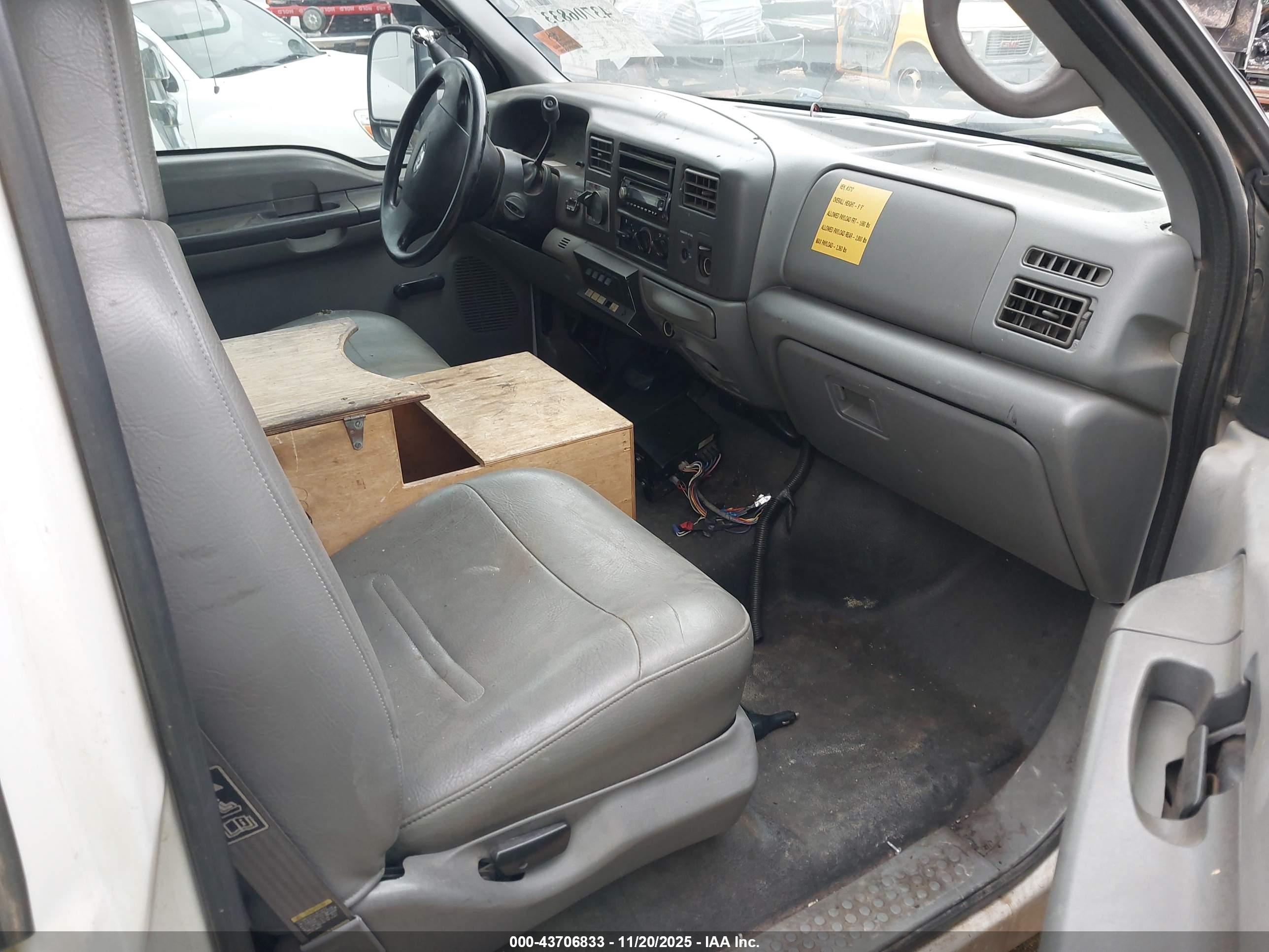 FORD F-550 image 5