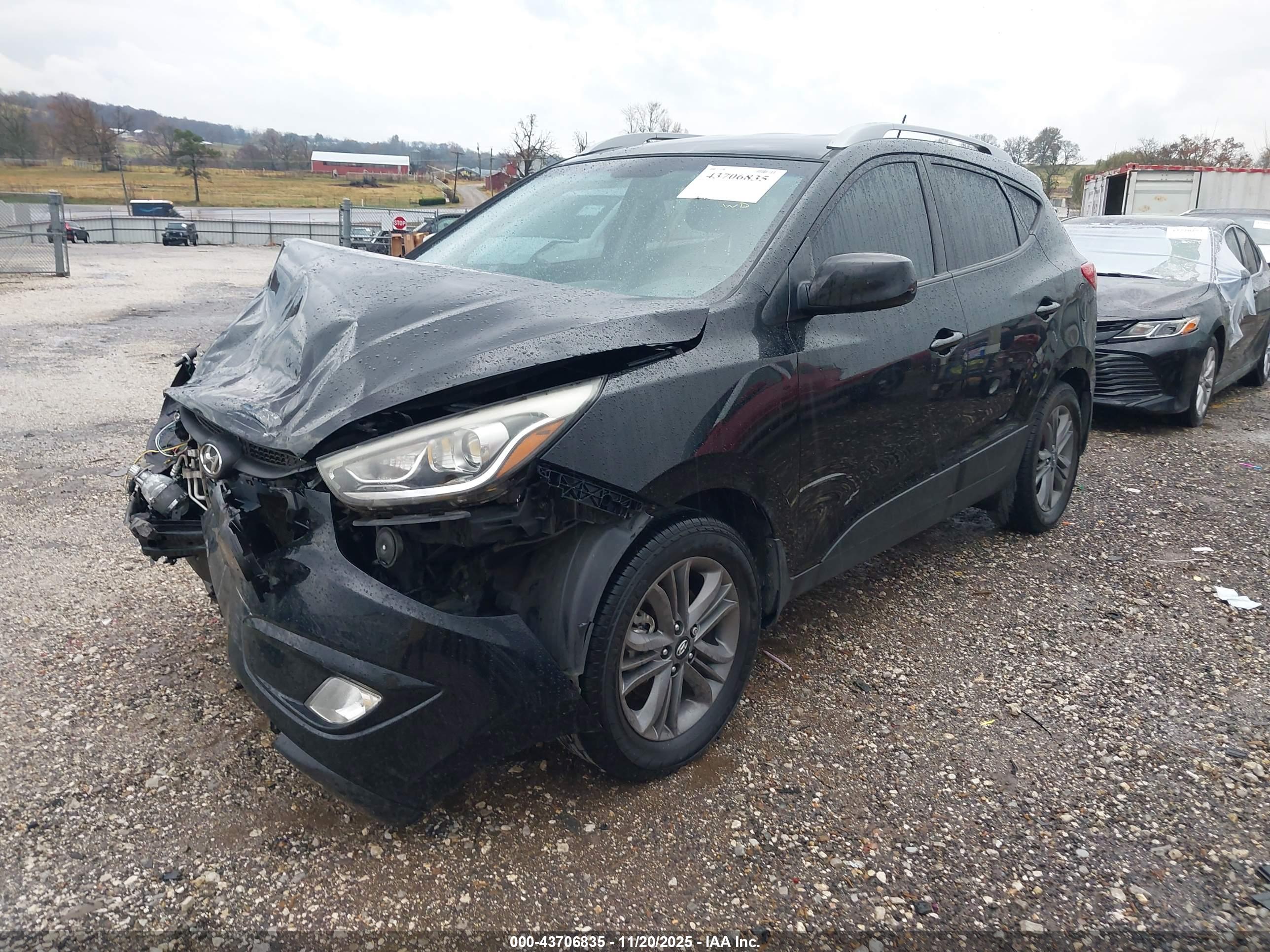 HYUNDAI TUCSON image 2