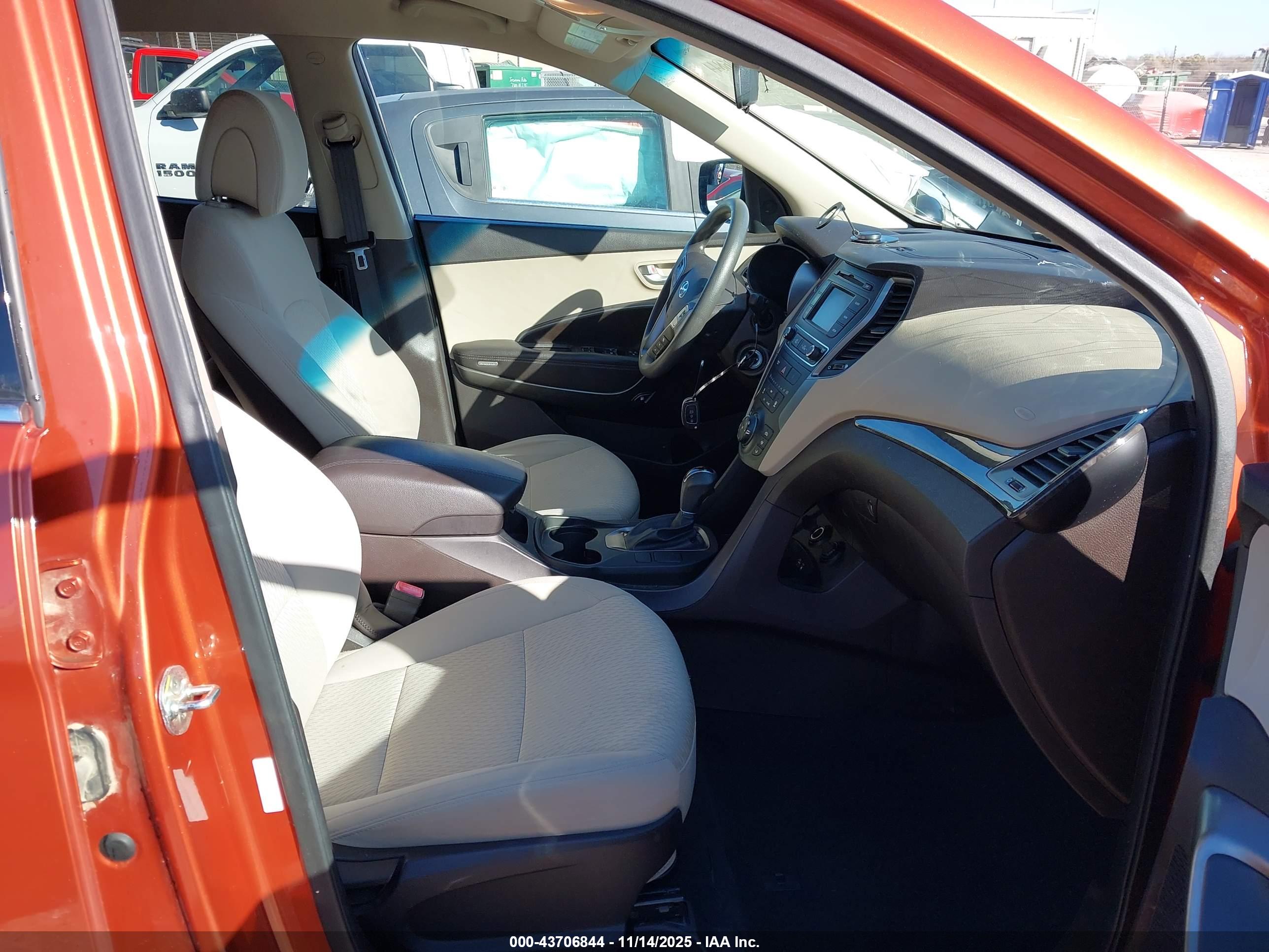 HYUNDAI SANTA image 5