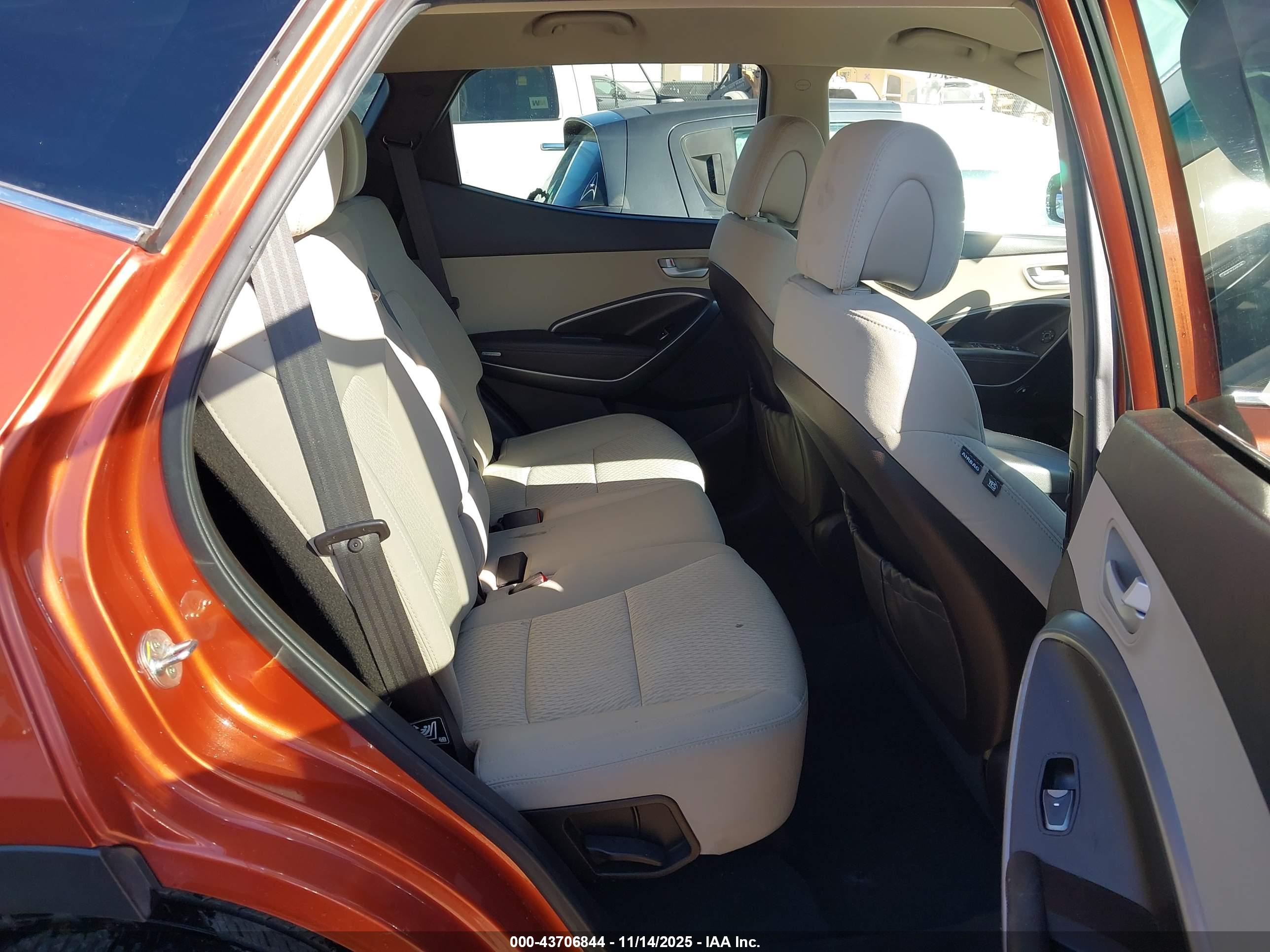 HYUNDAI SANTA image 8