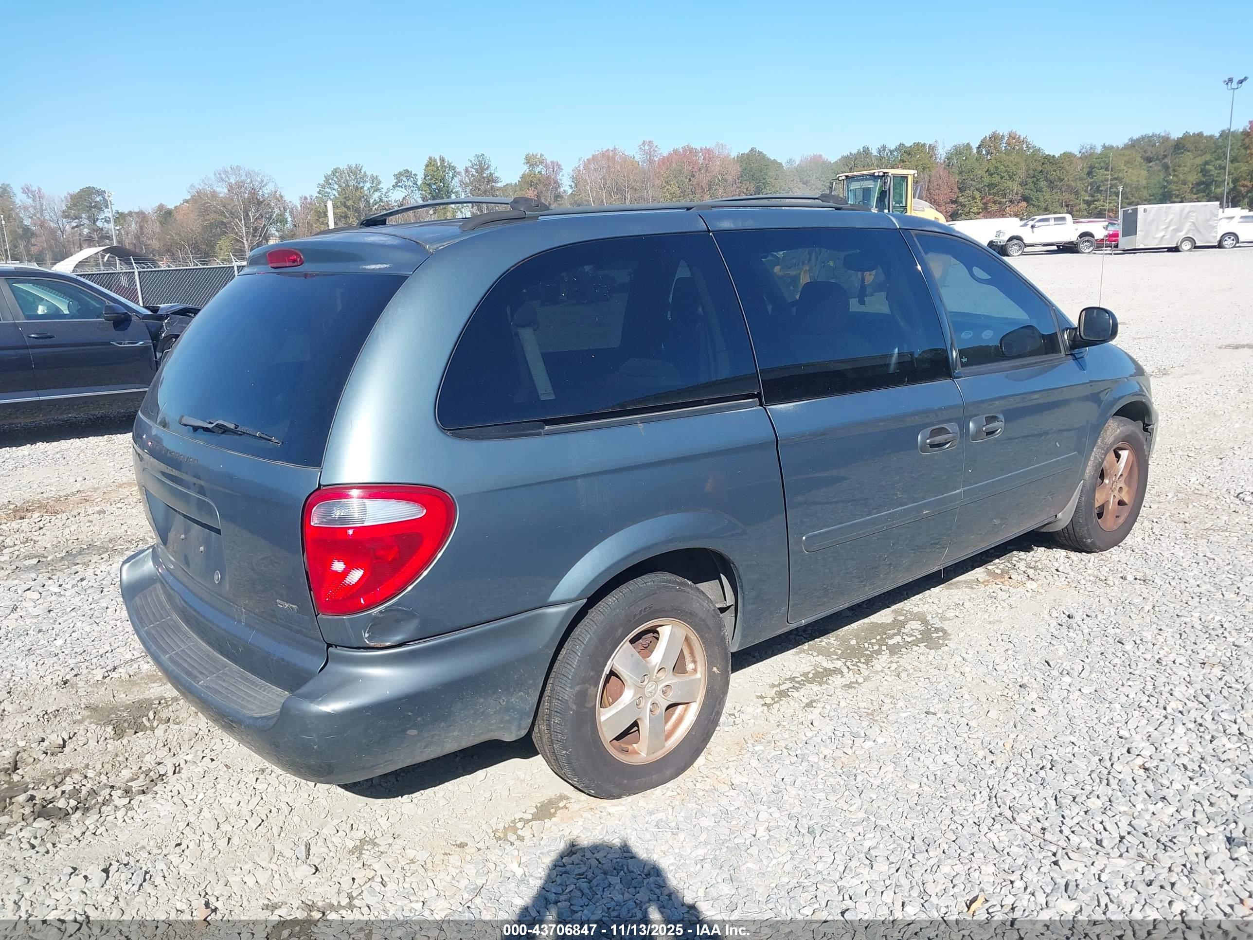 DODGE GRAND image 4