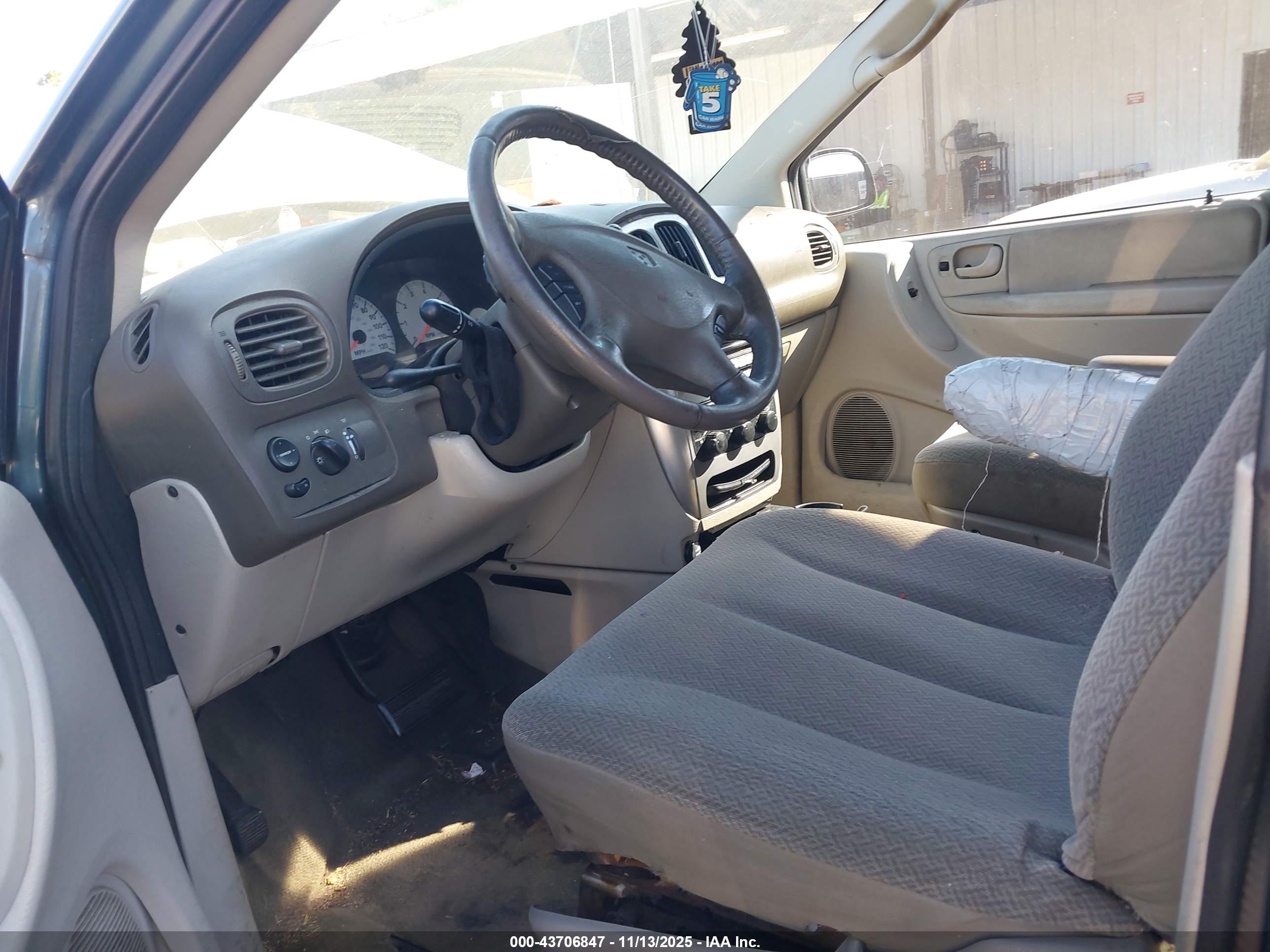 DODGE GRAND image 5