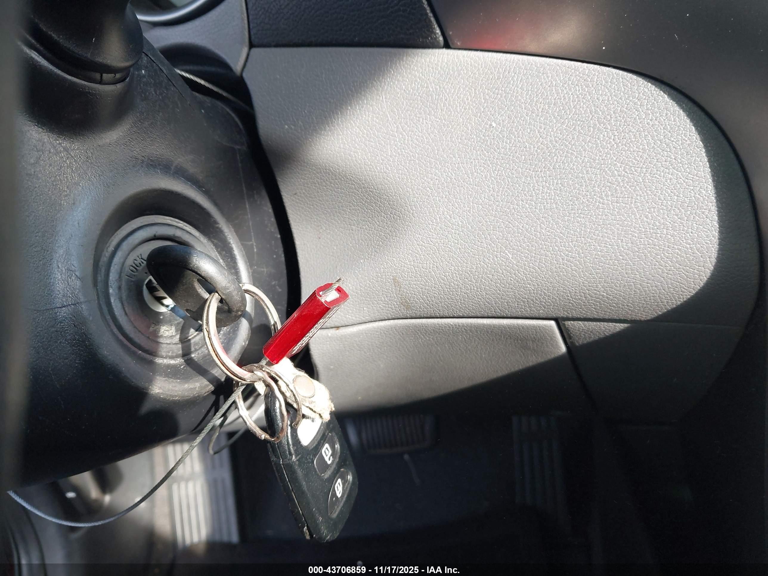 HYUNDAI ELANTRA image 11