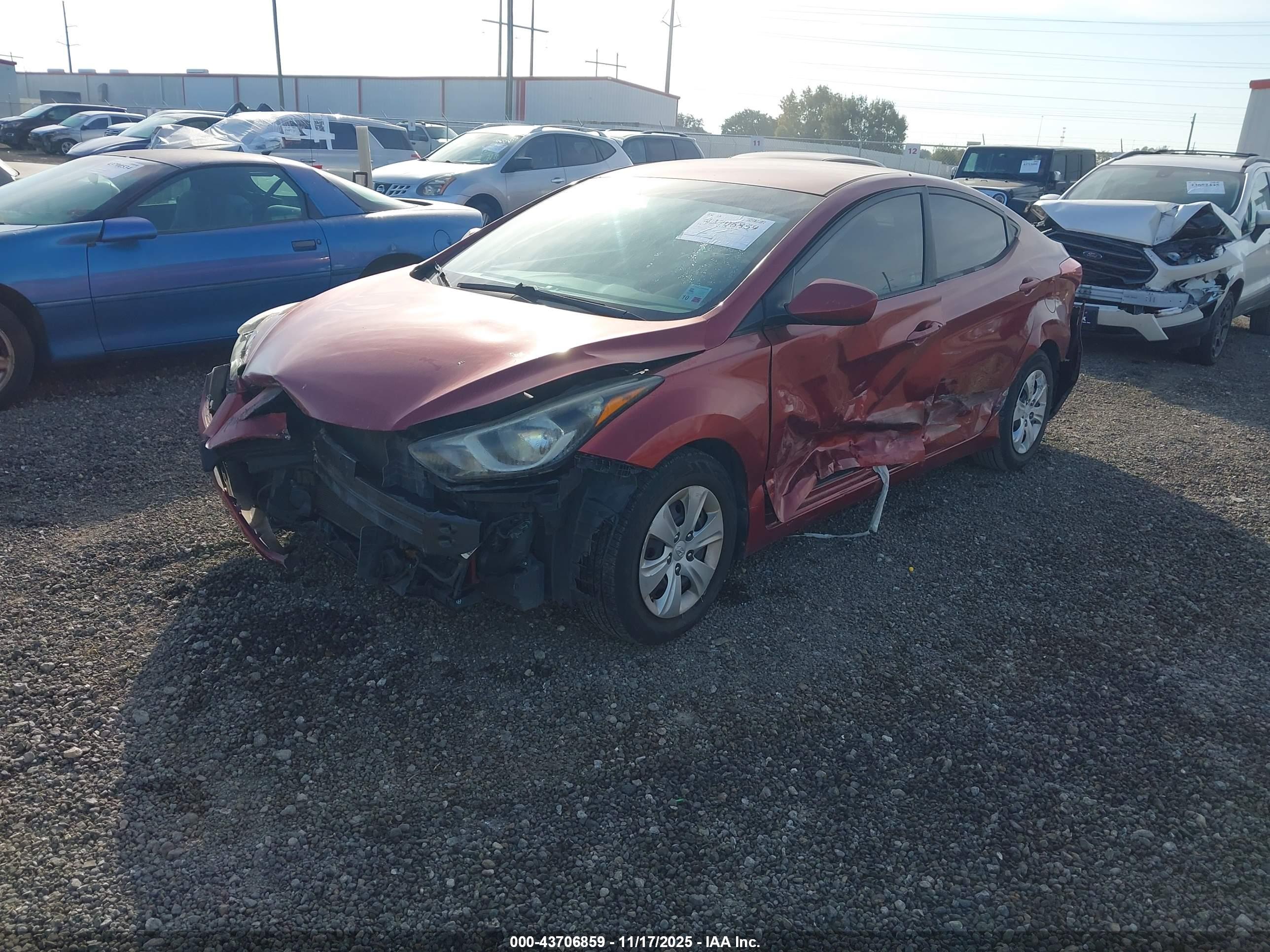 HYUNDAI ELANTRA image 6