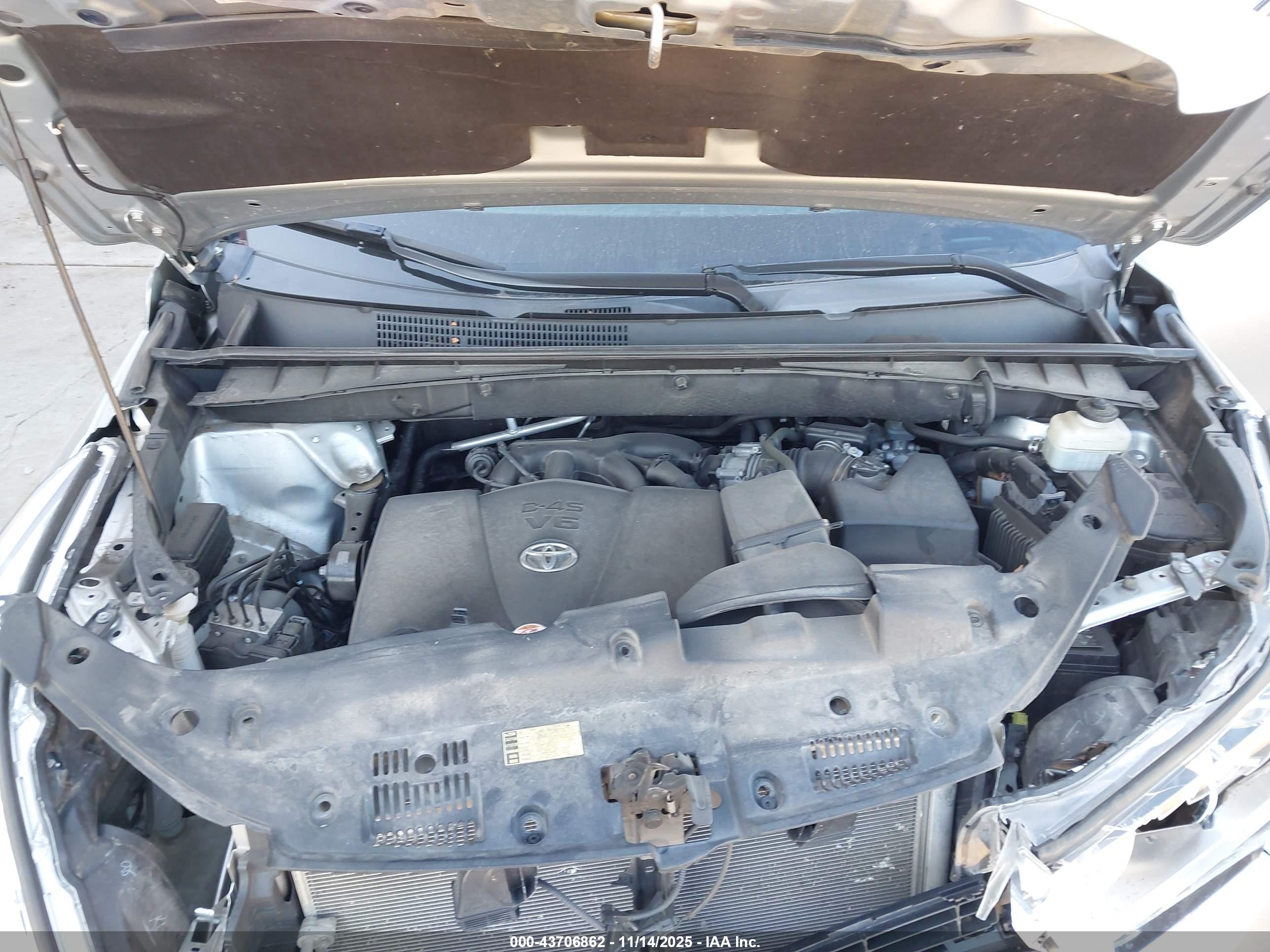 TOYOTA HIGHLANDER image 10