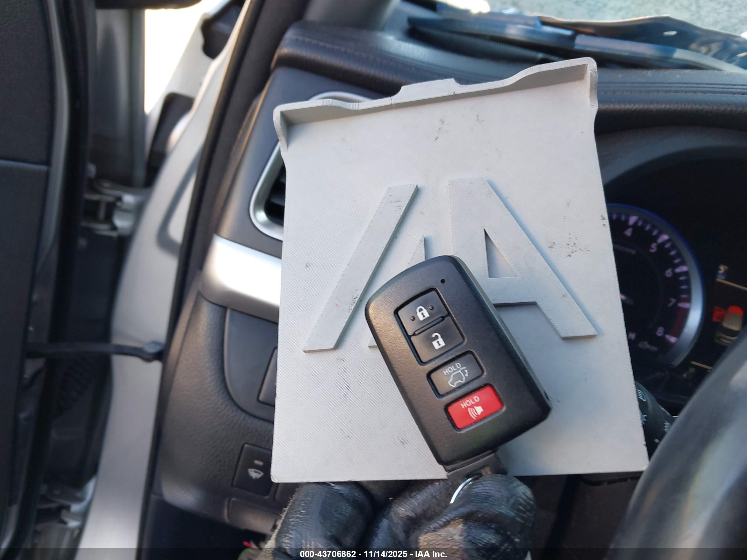 TOYOTA HIGHLANDER image 11
