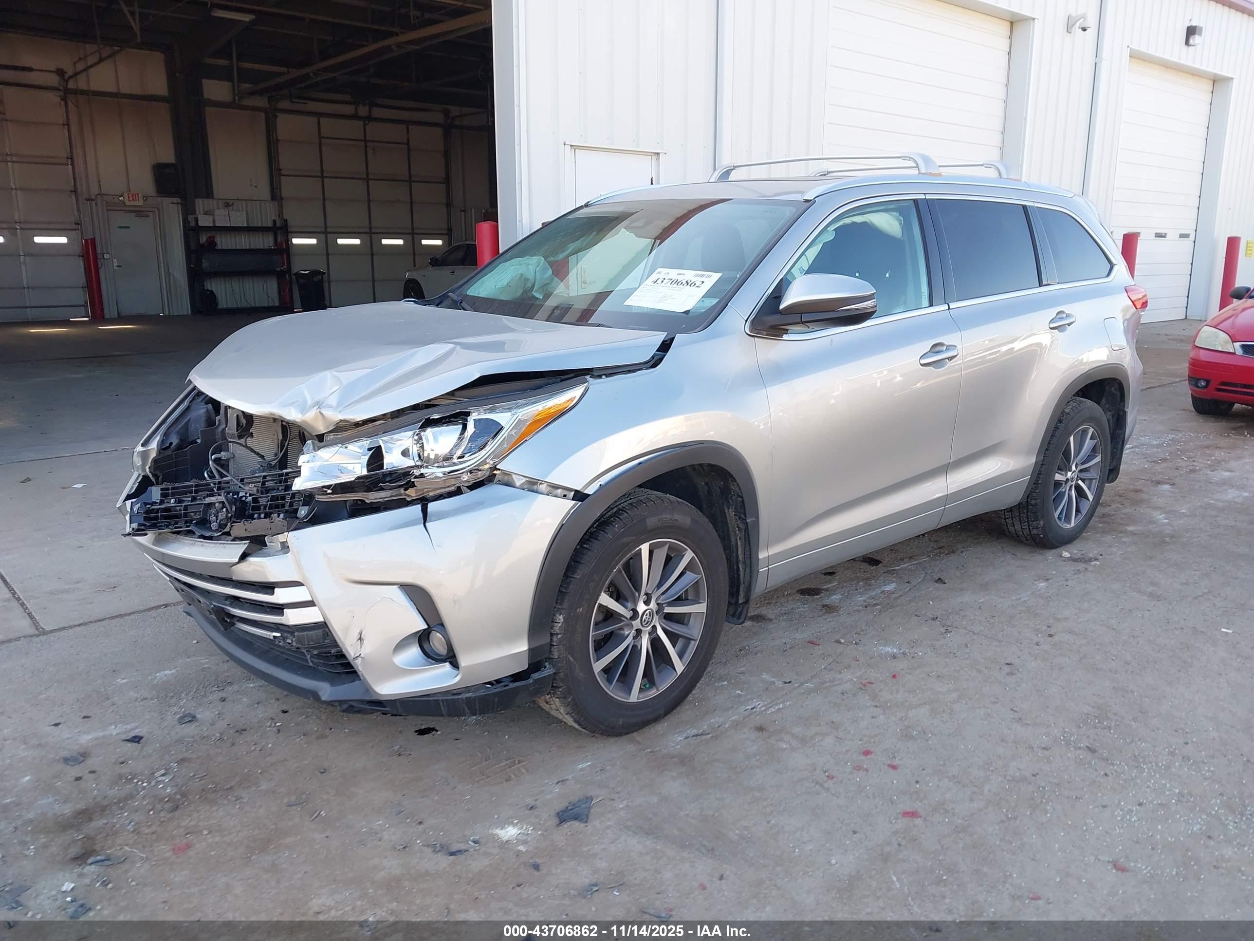 TOYOTA HIGHLANDER image 2