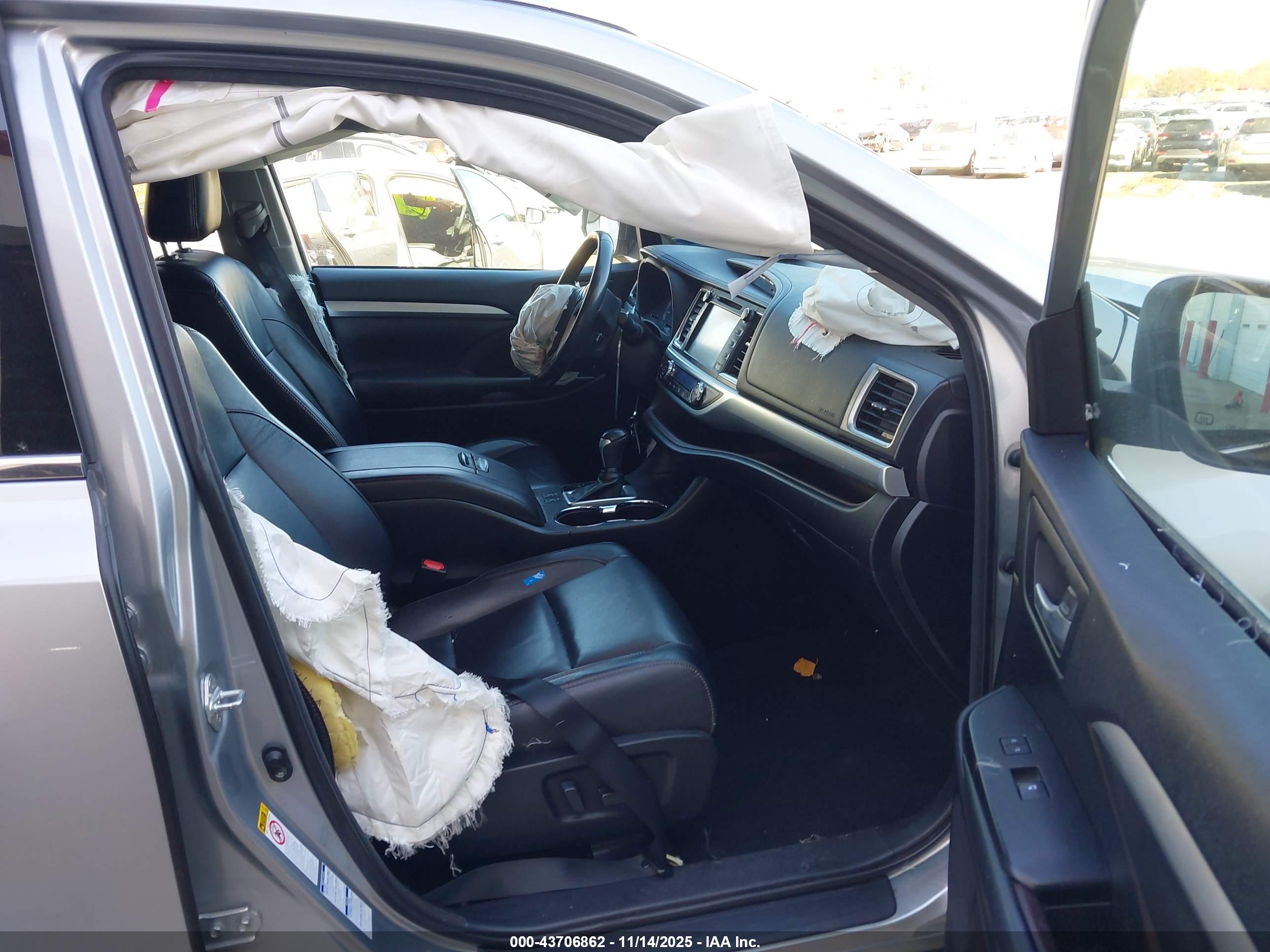 TOYOTA HIGHLANDER image 5