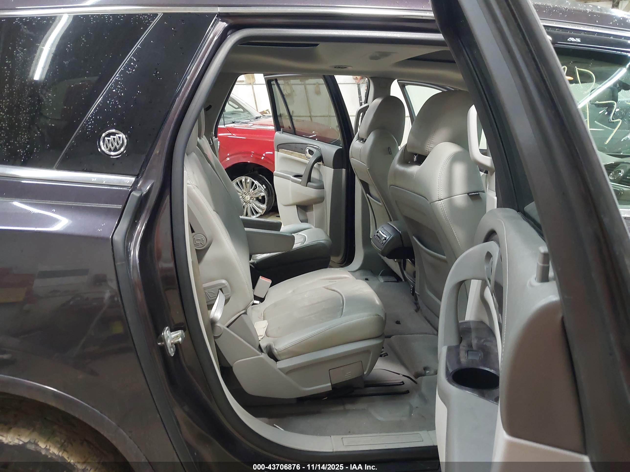 BUICK ENCLAVE image 8
