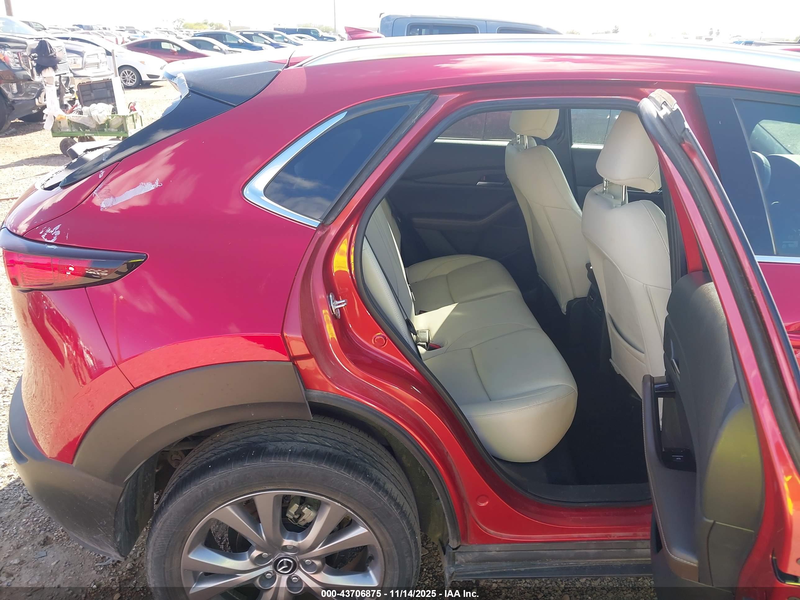 MAZDA CX-30 image 8