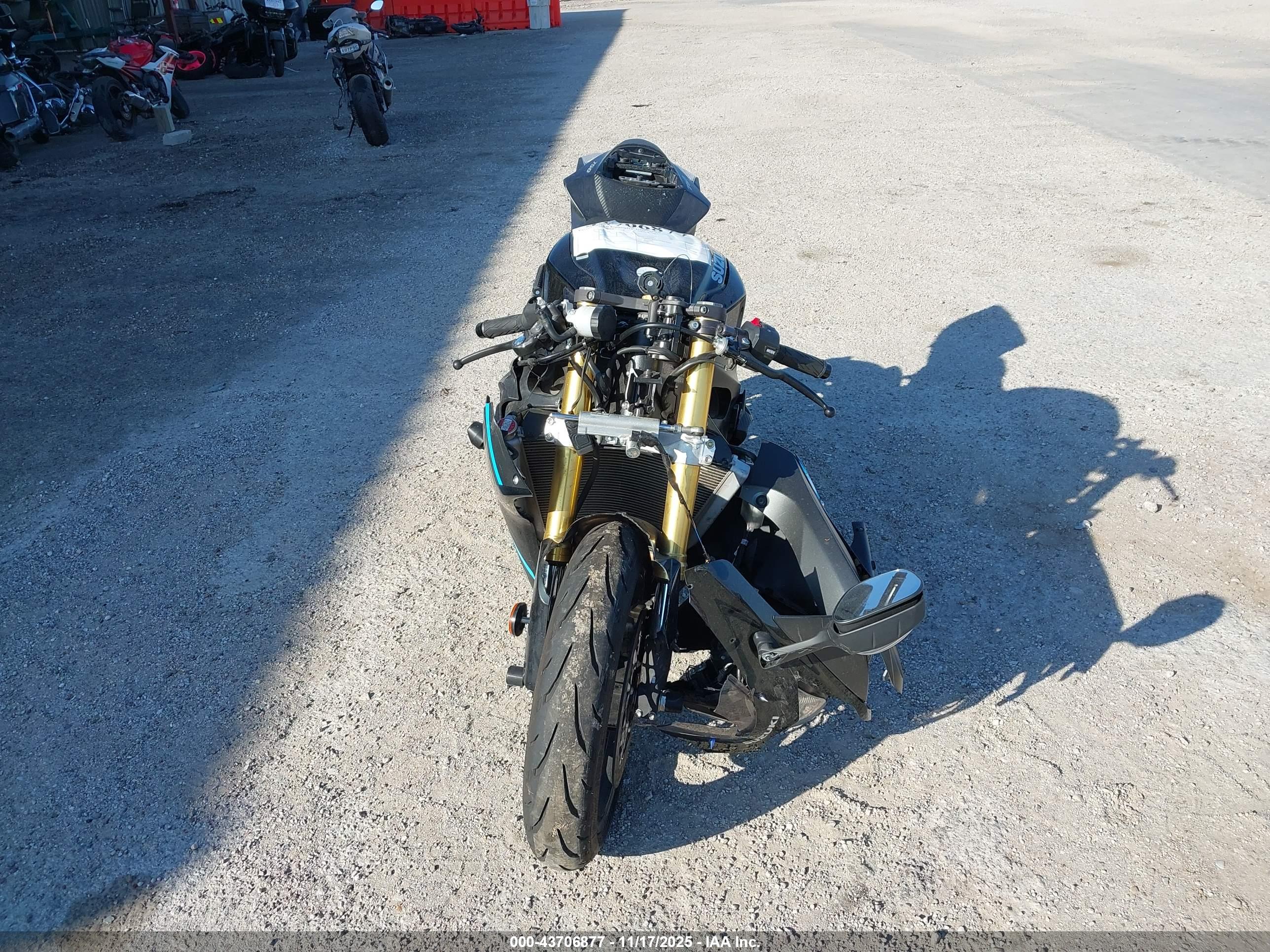 SUZUKI GSX-R750 image 5