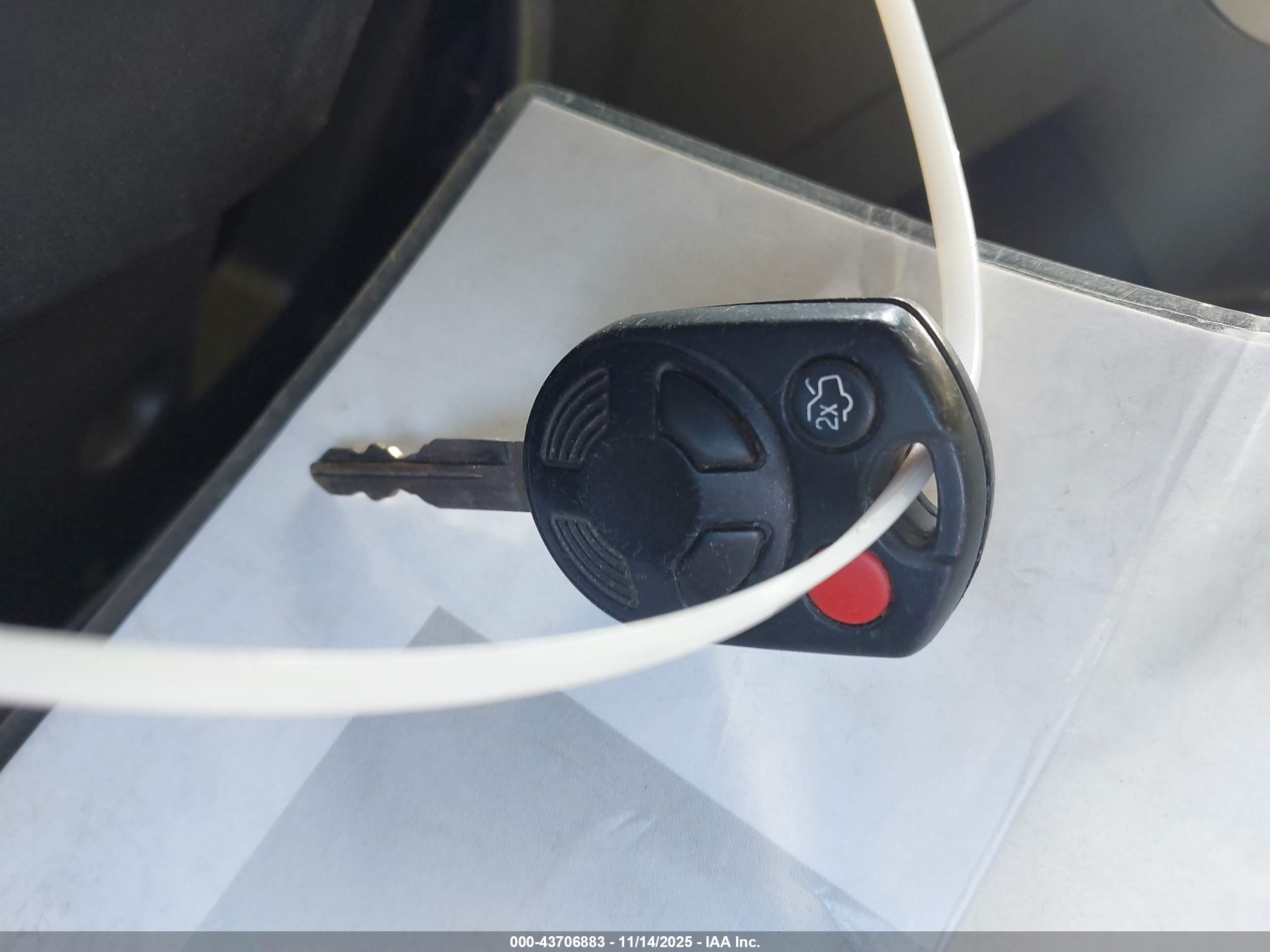 FORD FLEX image 11