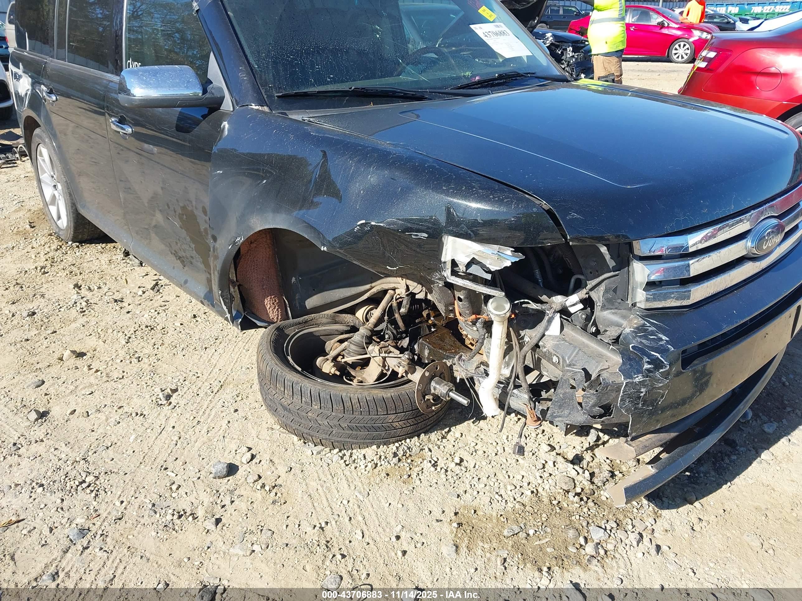 FORD FLEX image 6