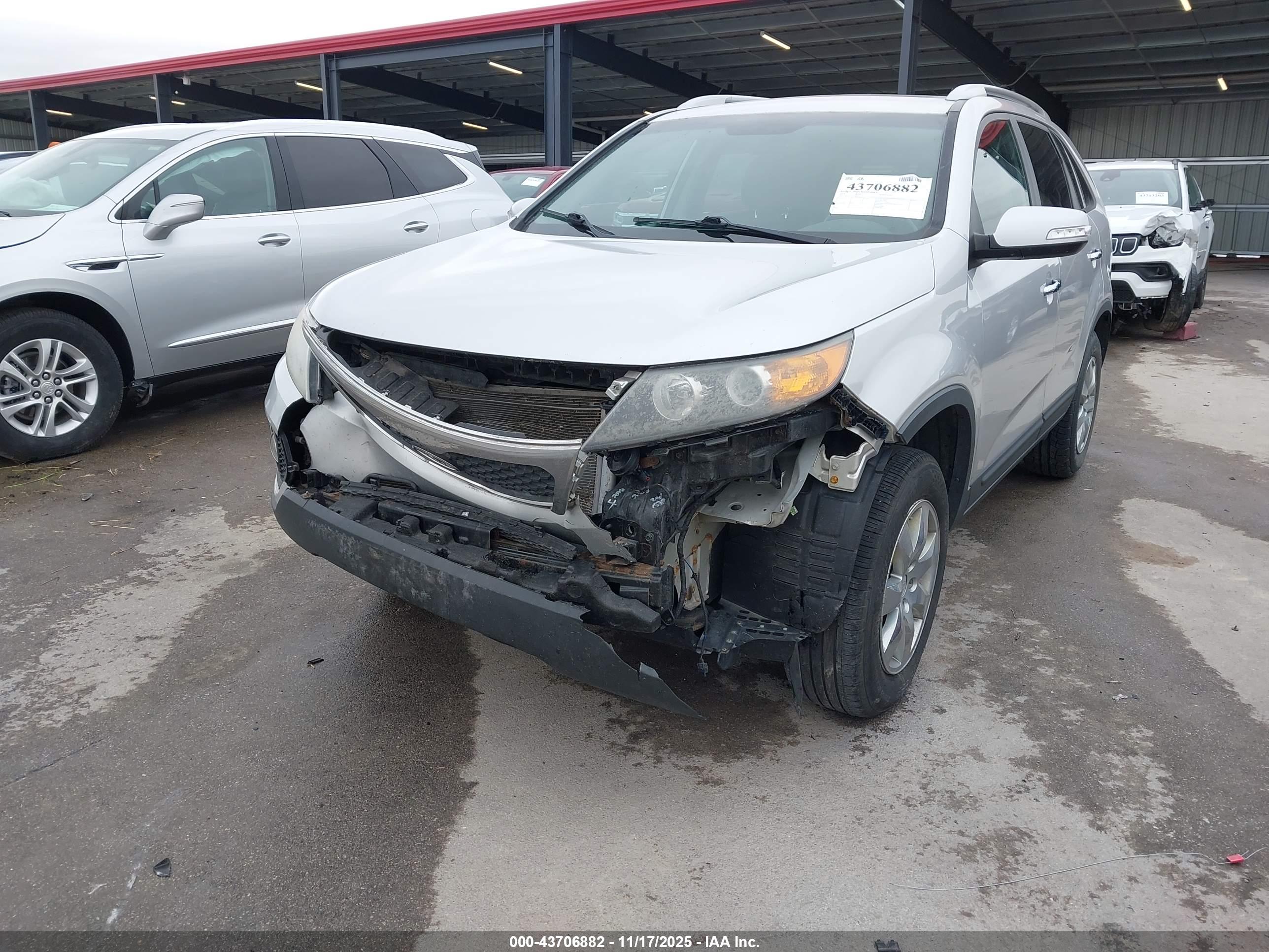 KIA SORENTO image 6