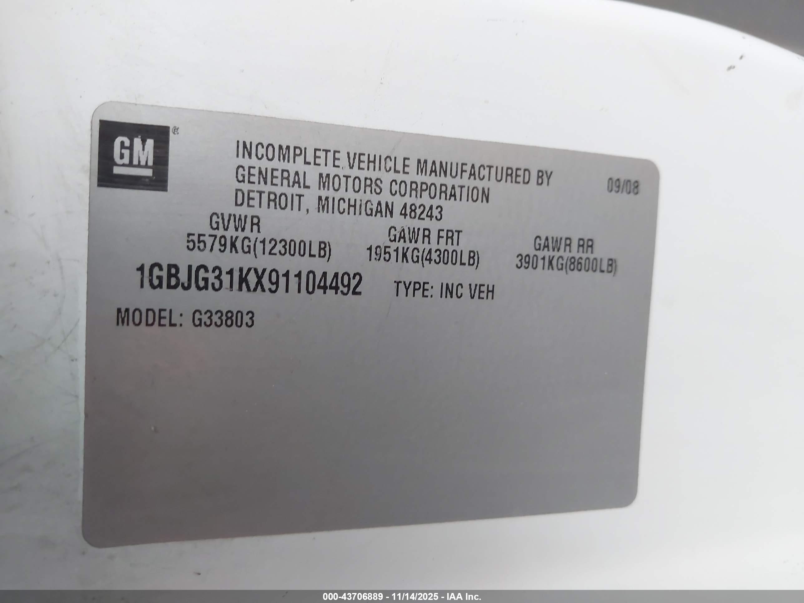 CHEVROLET EXPRESS image 9