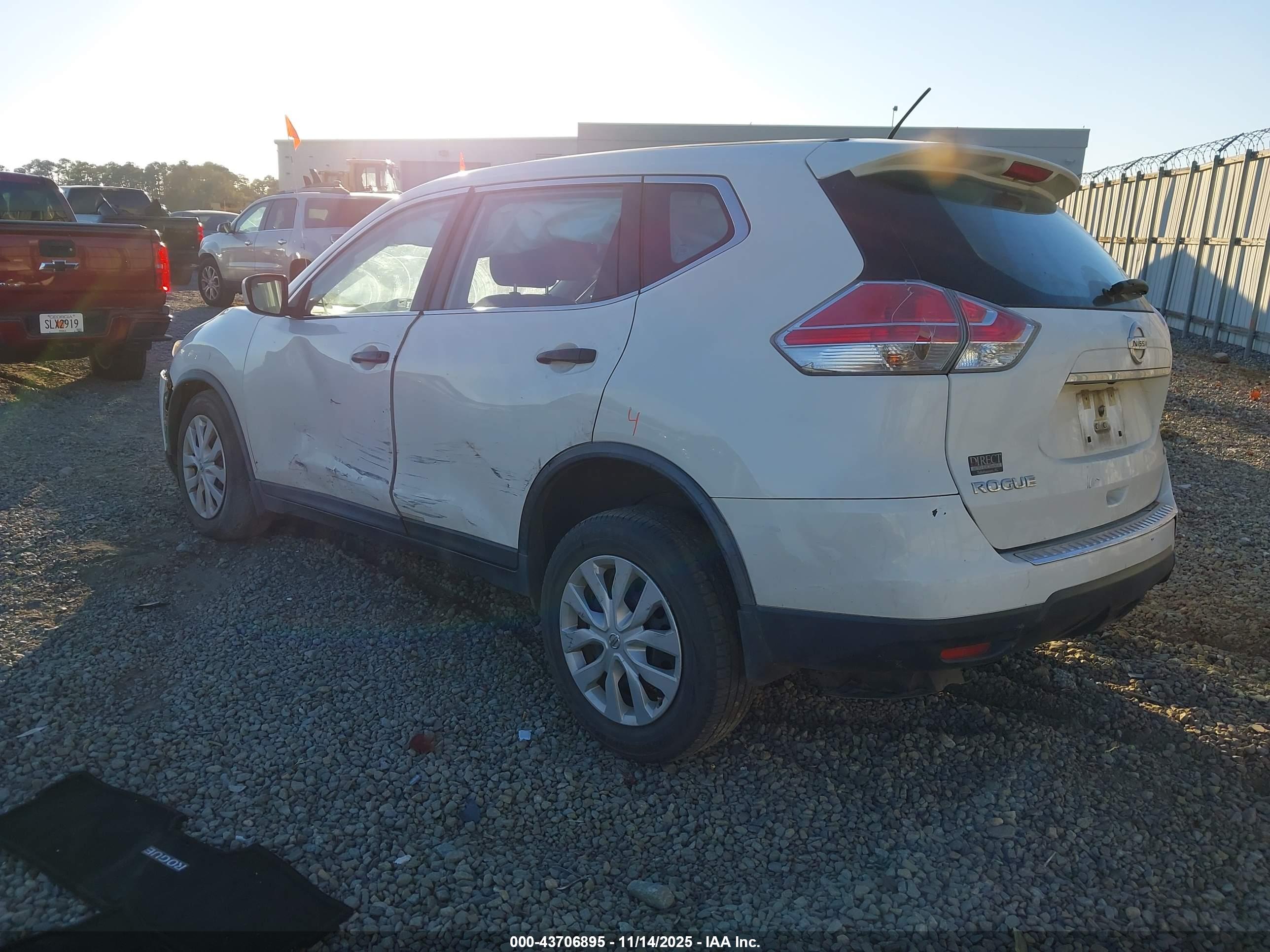 NISSAN ROGUE image 3