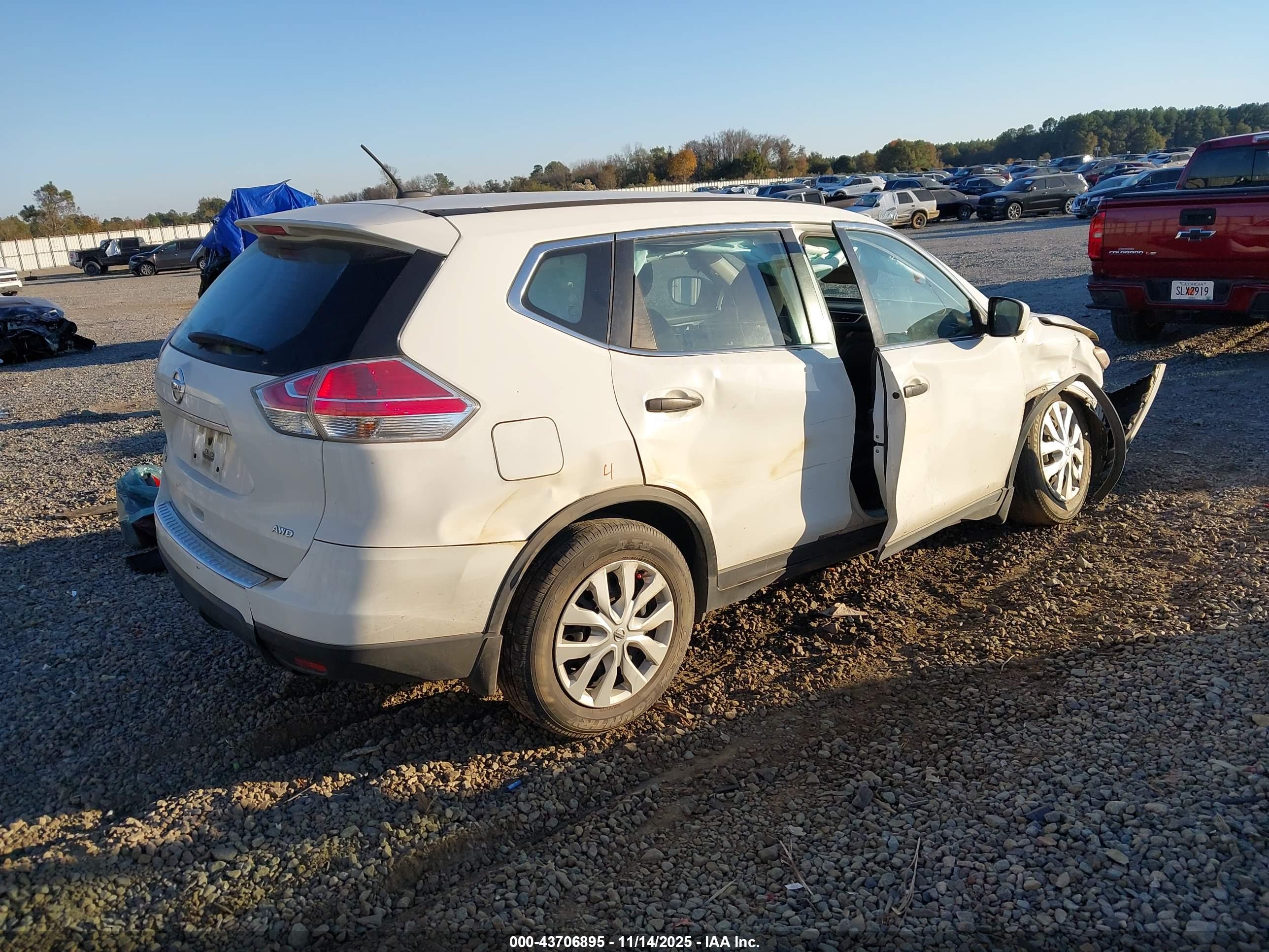 NISSAN ROGUE image 4