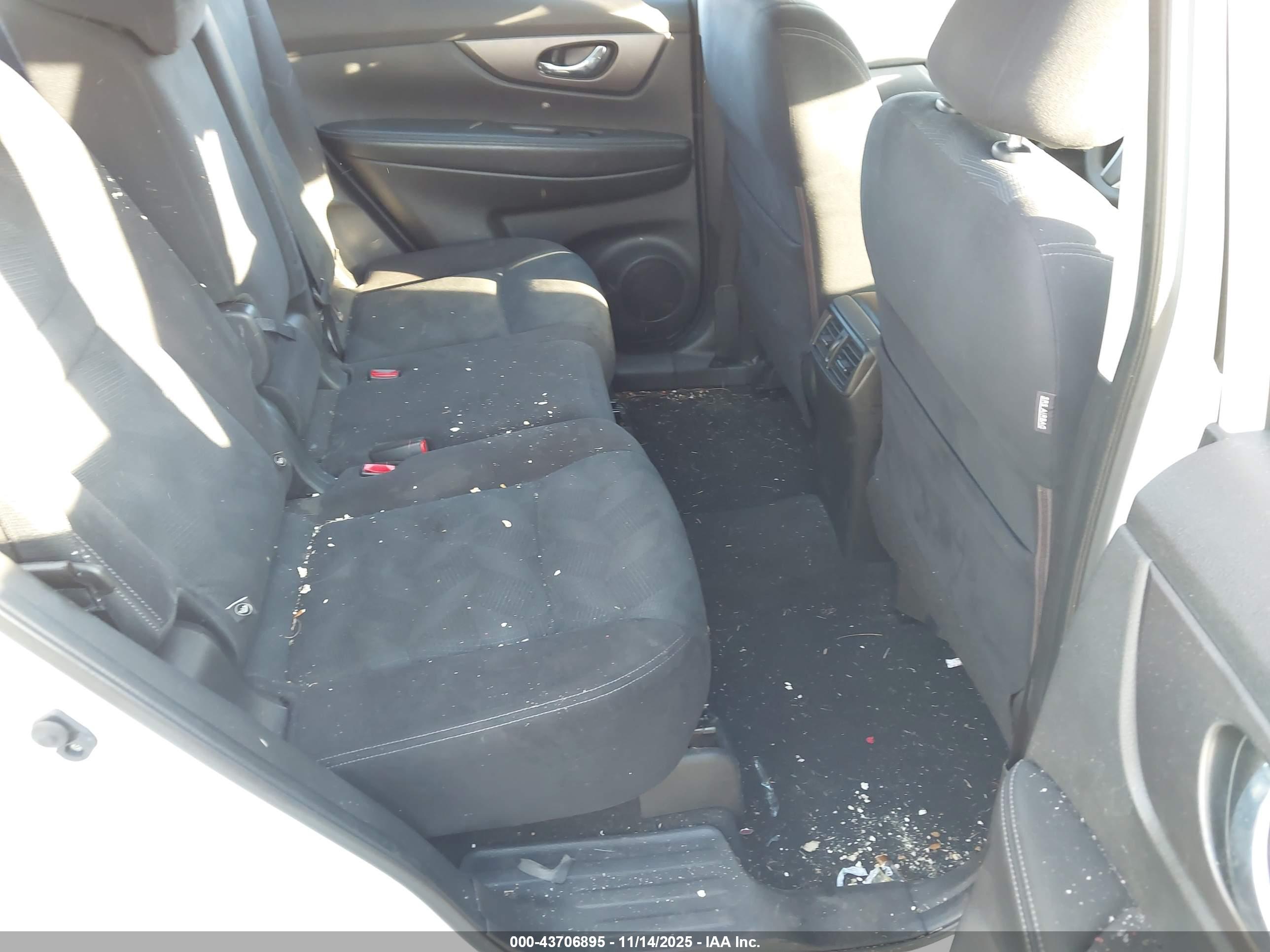 NISSAN ROGUE image 8