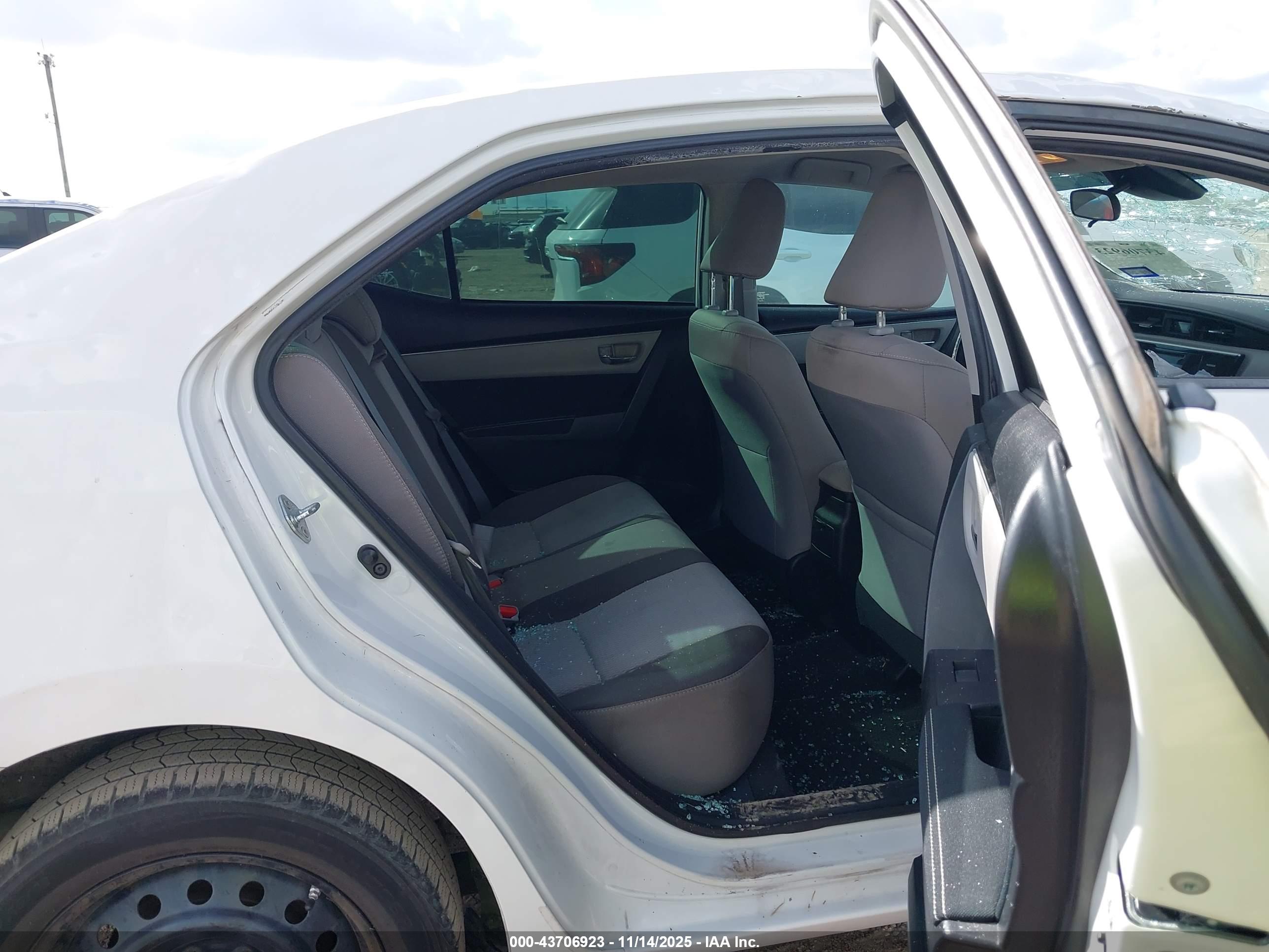 TOYOTA COROLLA image 8