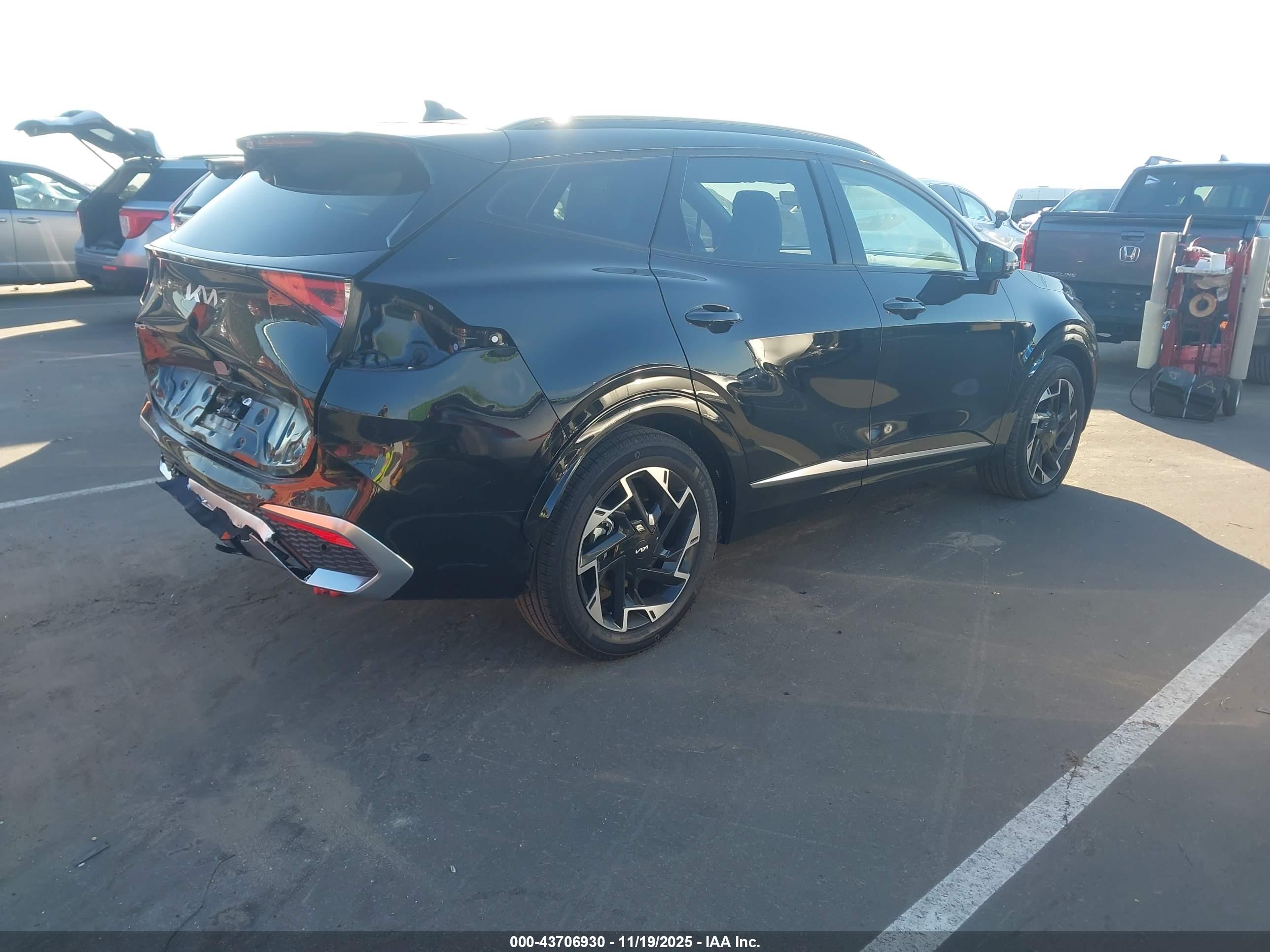 KIA SPORTAGE image 4