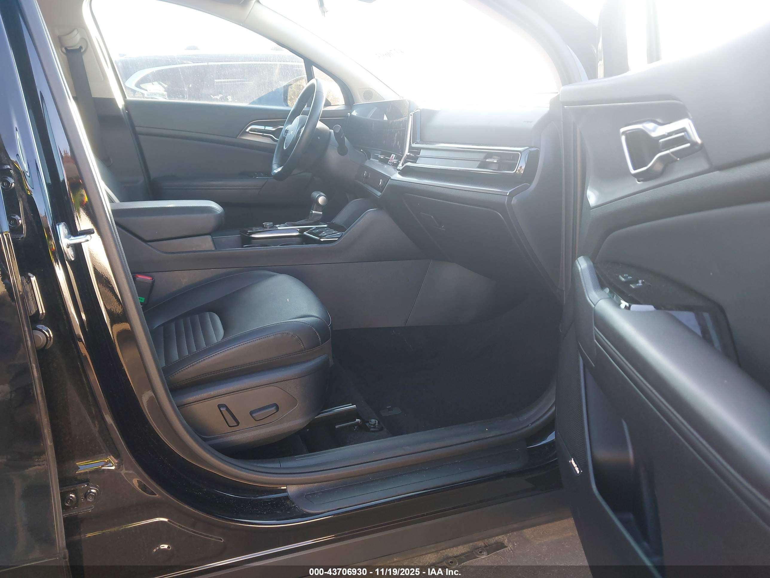 KIA SPORTAGE image 5
