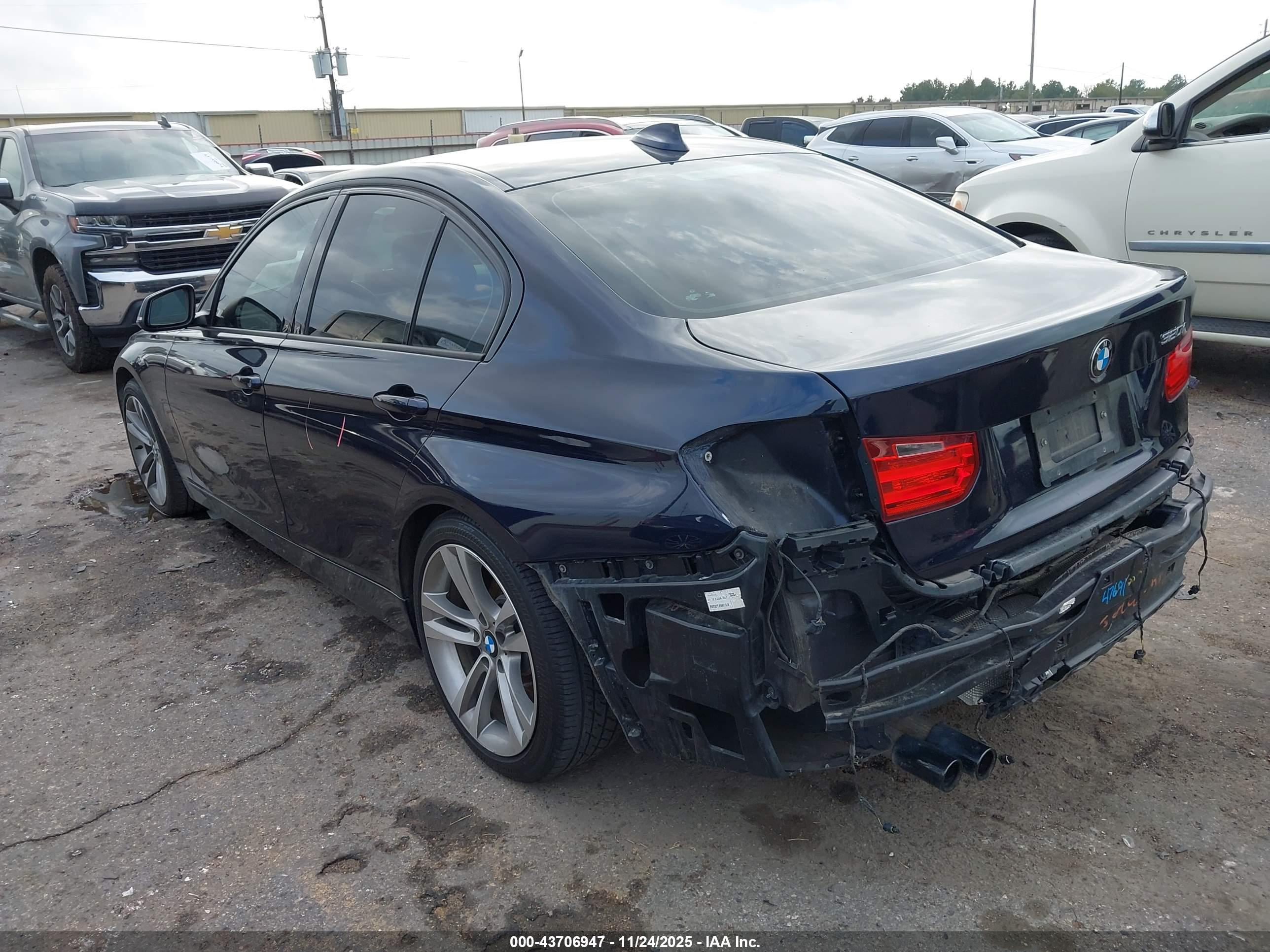 BMW 328I image 3
