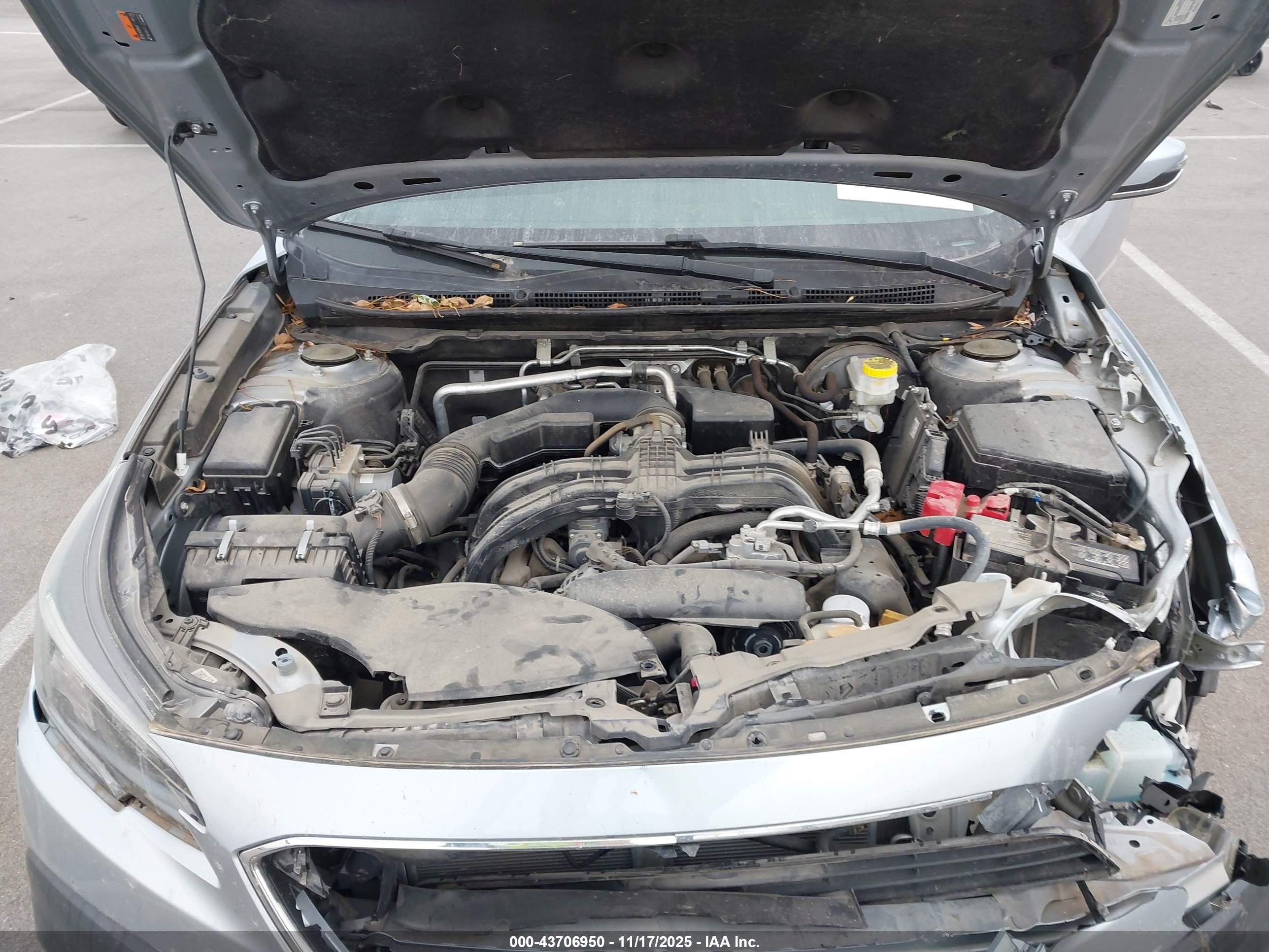 SUBARU OUTBACK image 10