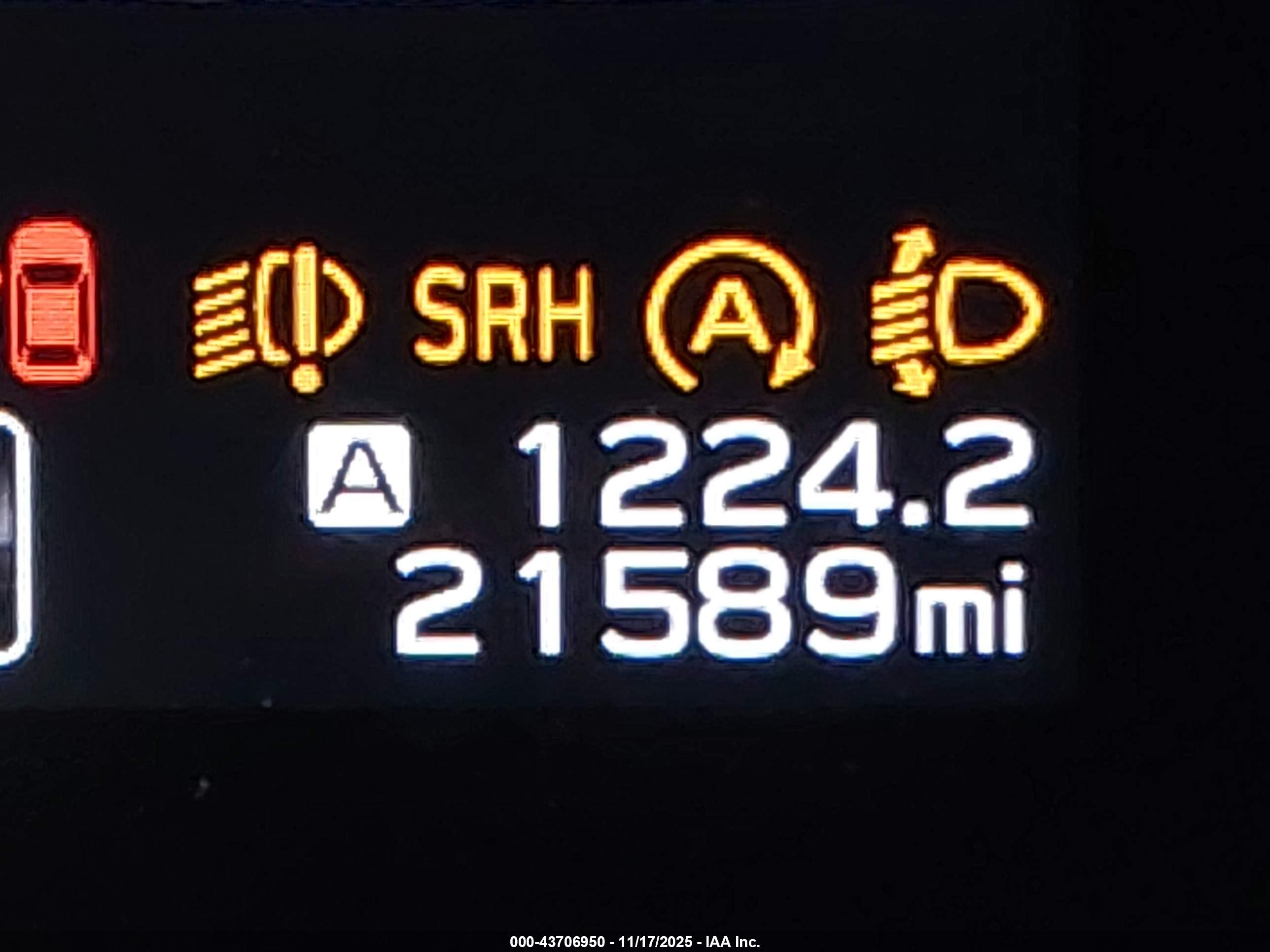 SUBARU OUTBACK image 7