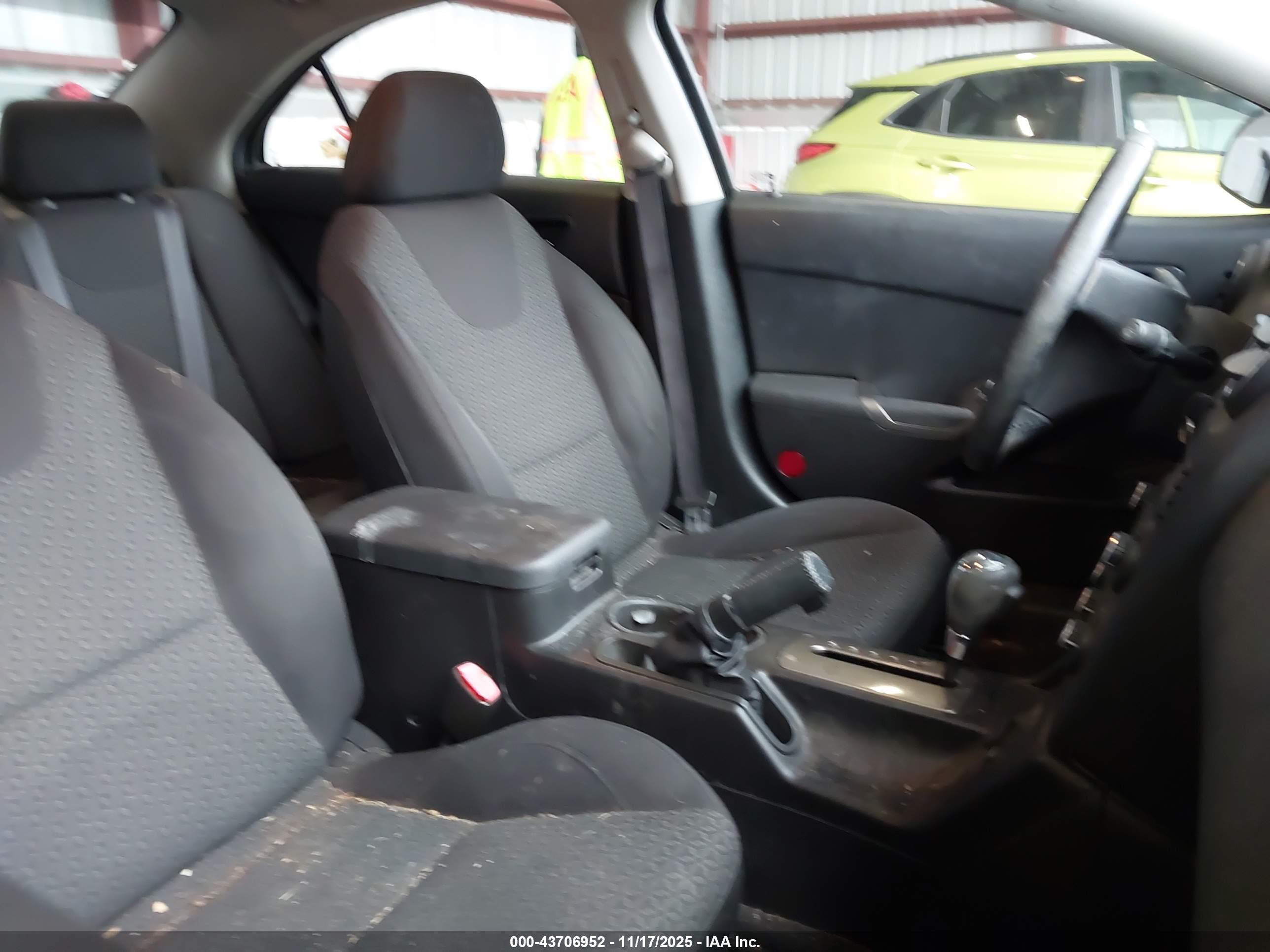 PONTIAC G6 image 5