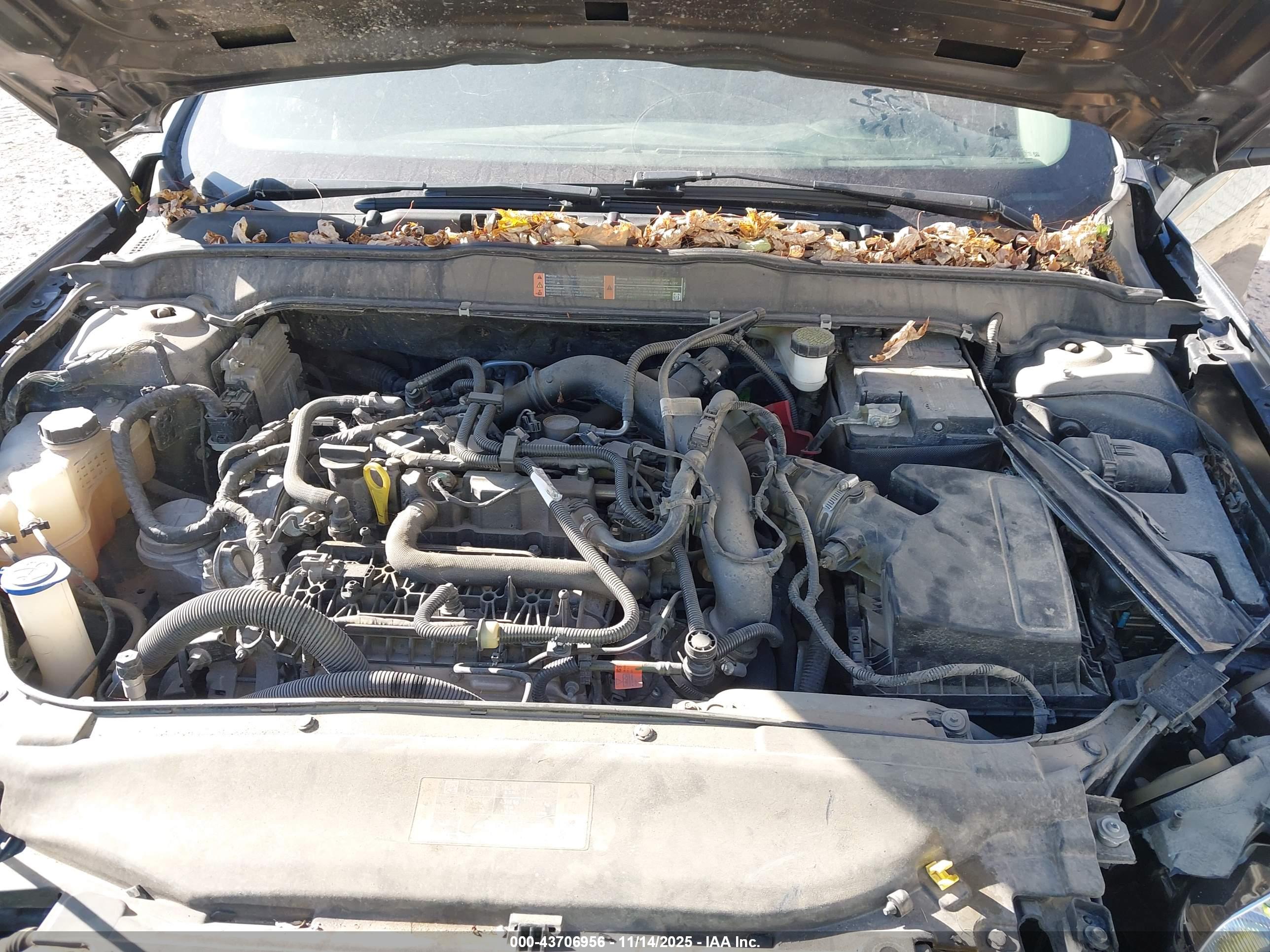 FORD FUSION image 10