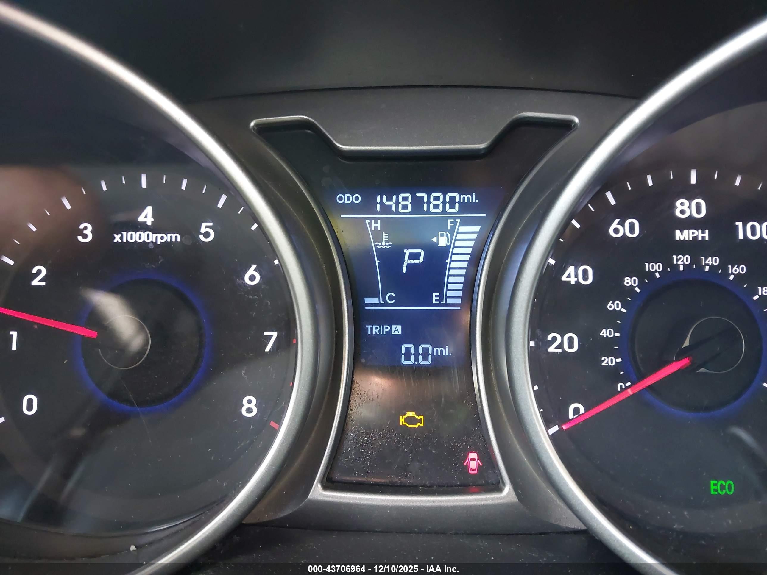 HYUNDAI VELOSTER image 7