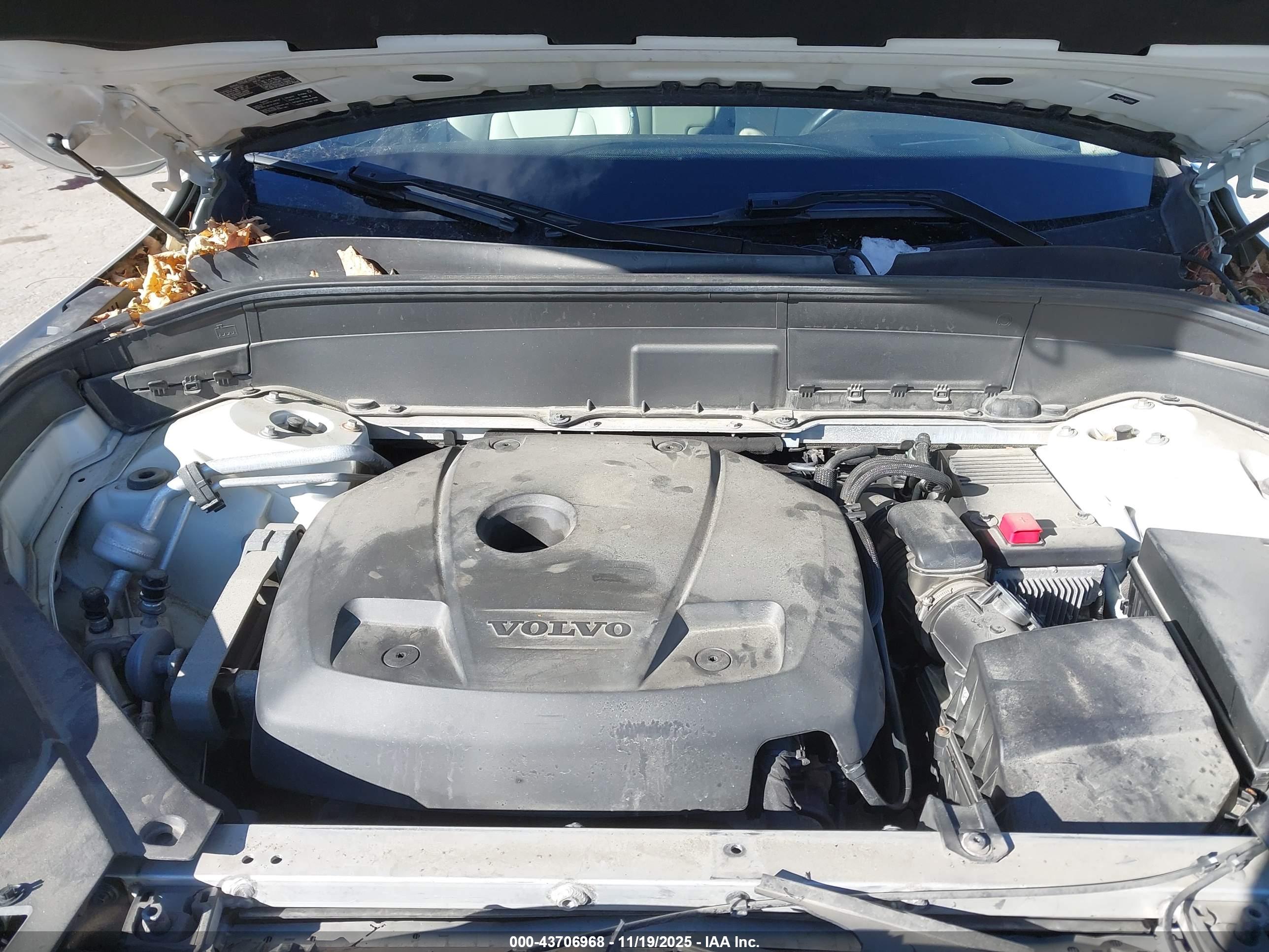 VOLVO XC90 image 10