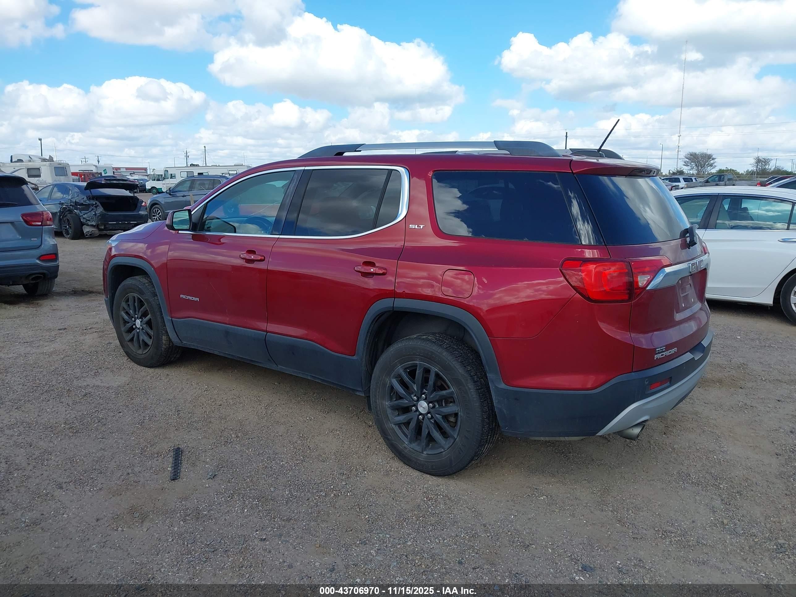 GMC ACADIA image 3