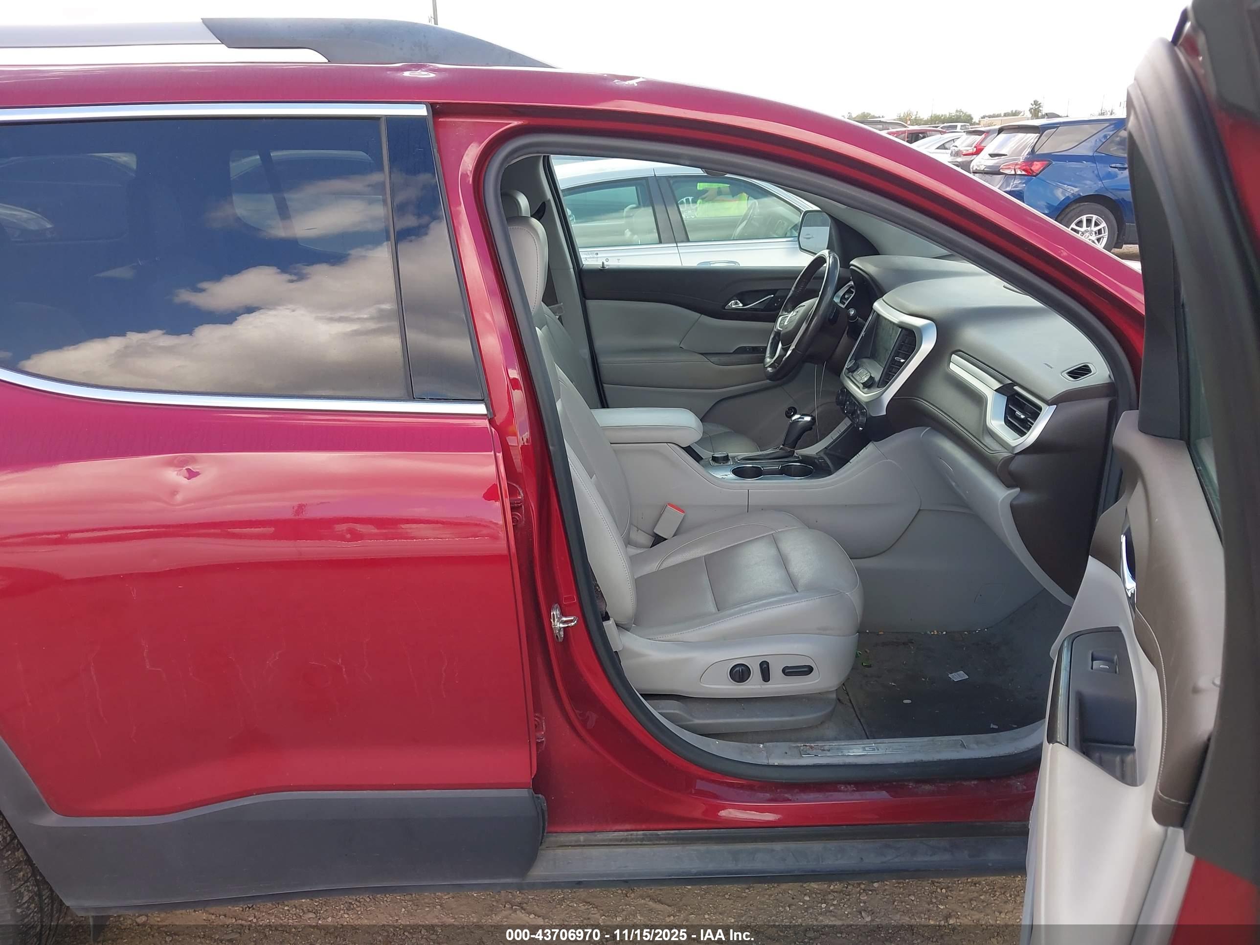 GMC ACADIA image 5