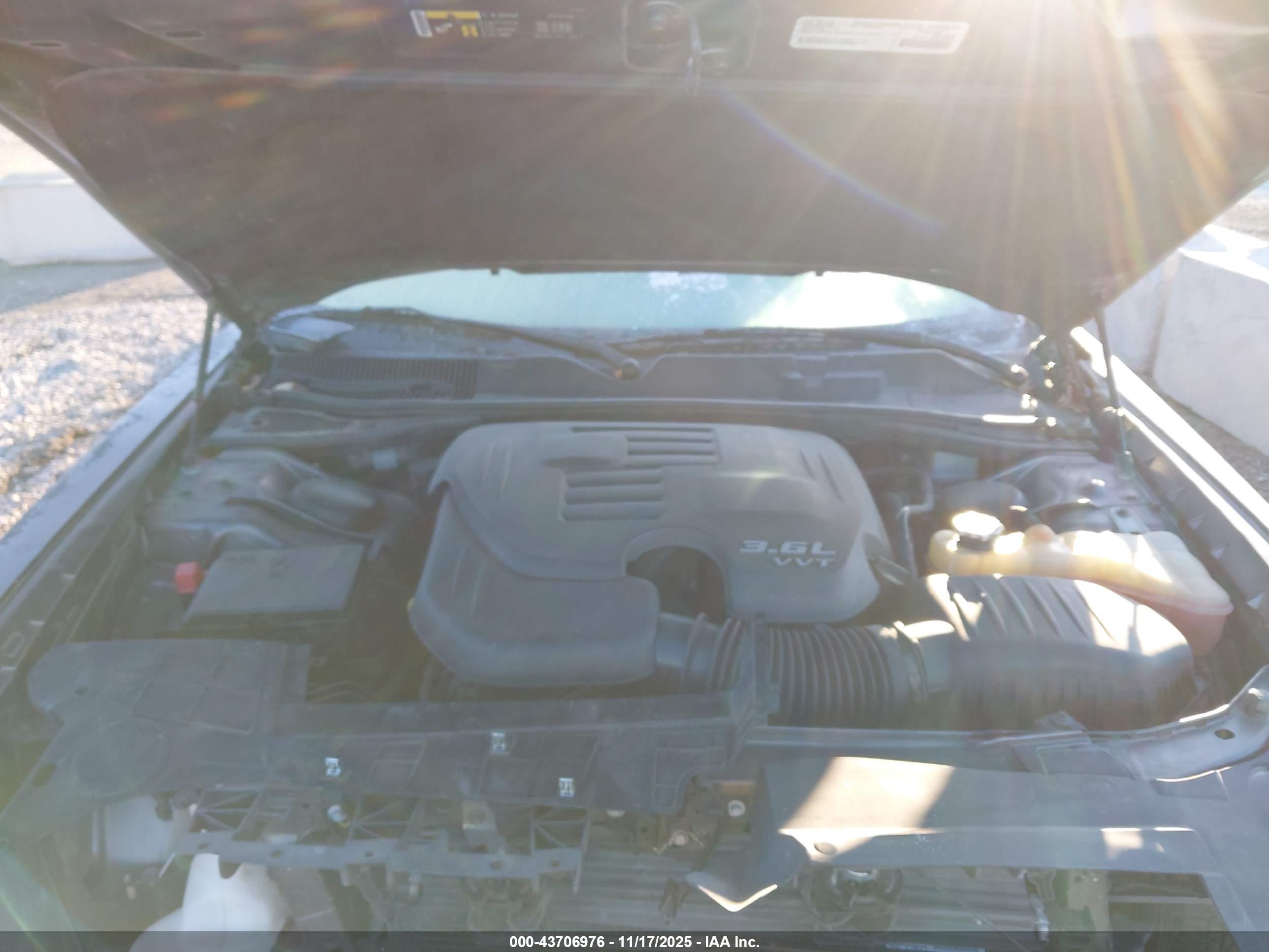 DODGE CHALLENGER image 10