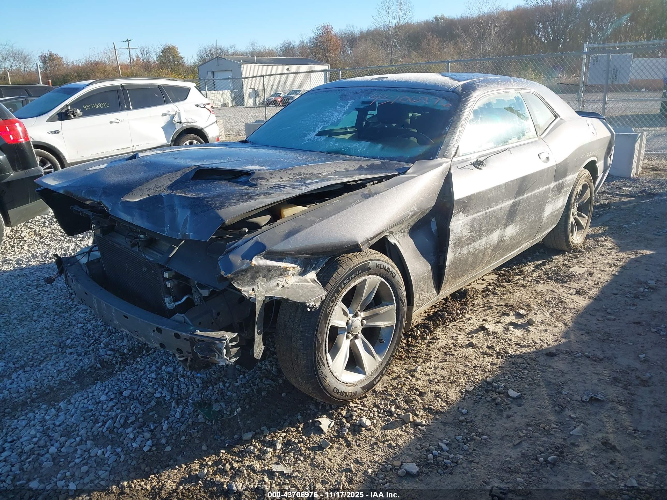 DODGE CHALLENGER image 2